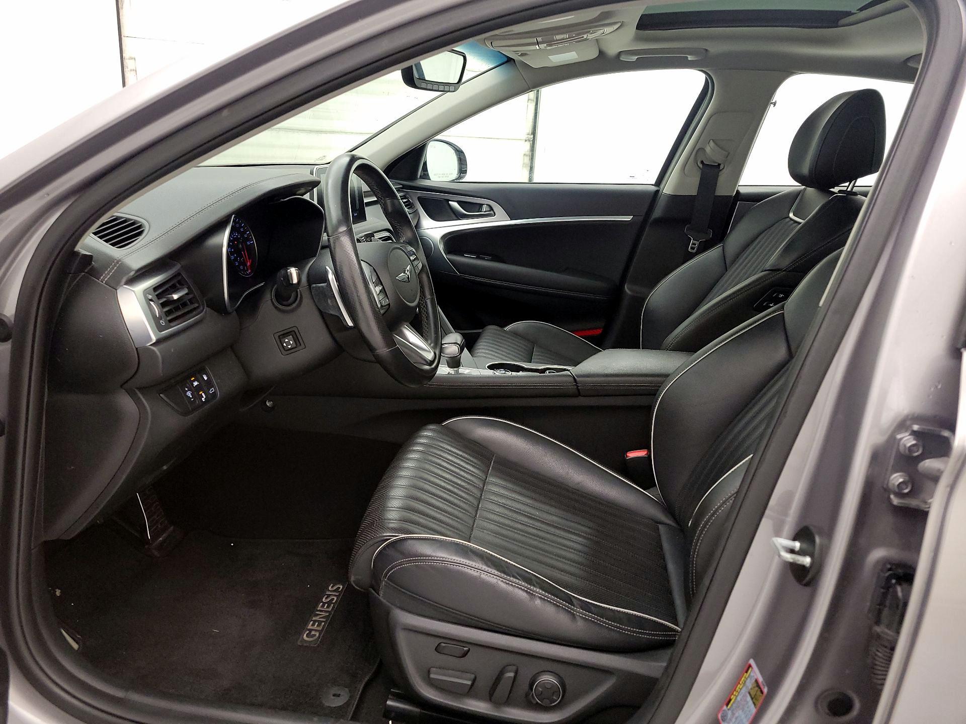Thumbnail: 2020 Genesis G70 - 11