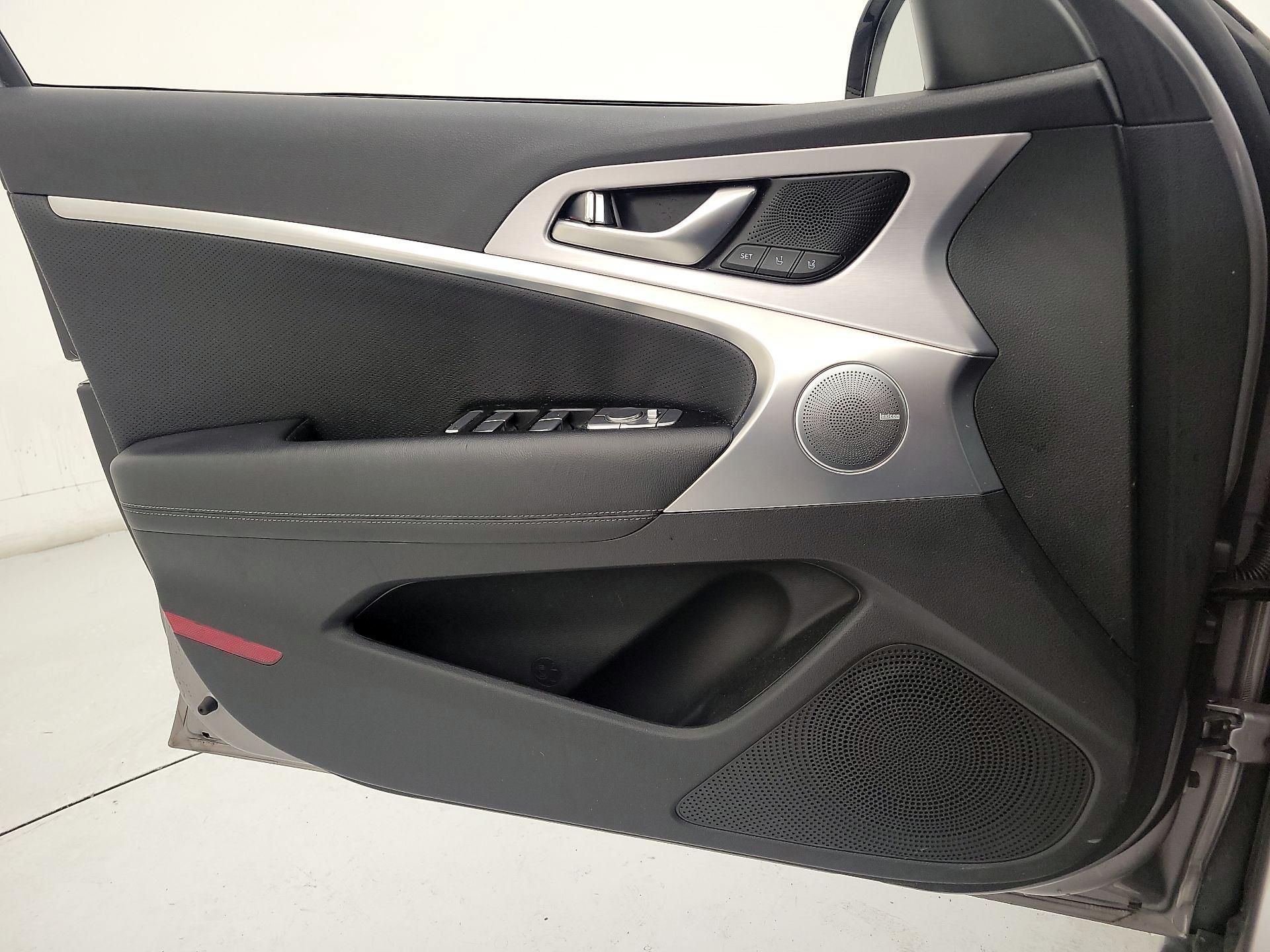 Thumbnail: 2020 Genesis G70 - 12