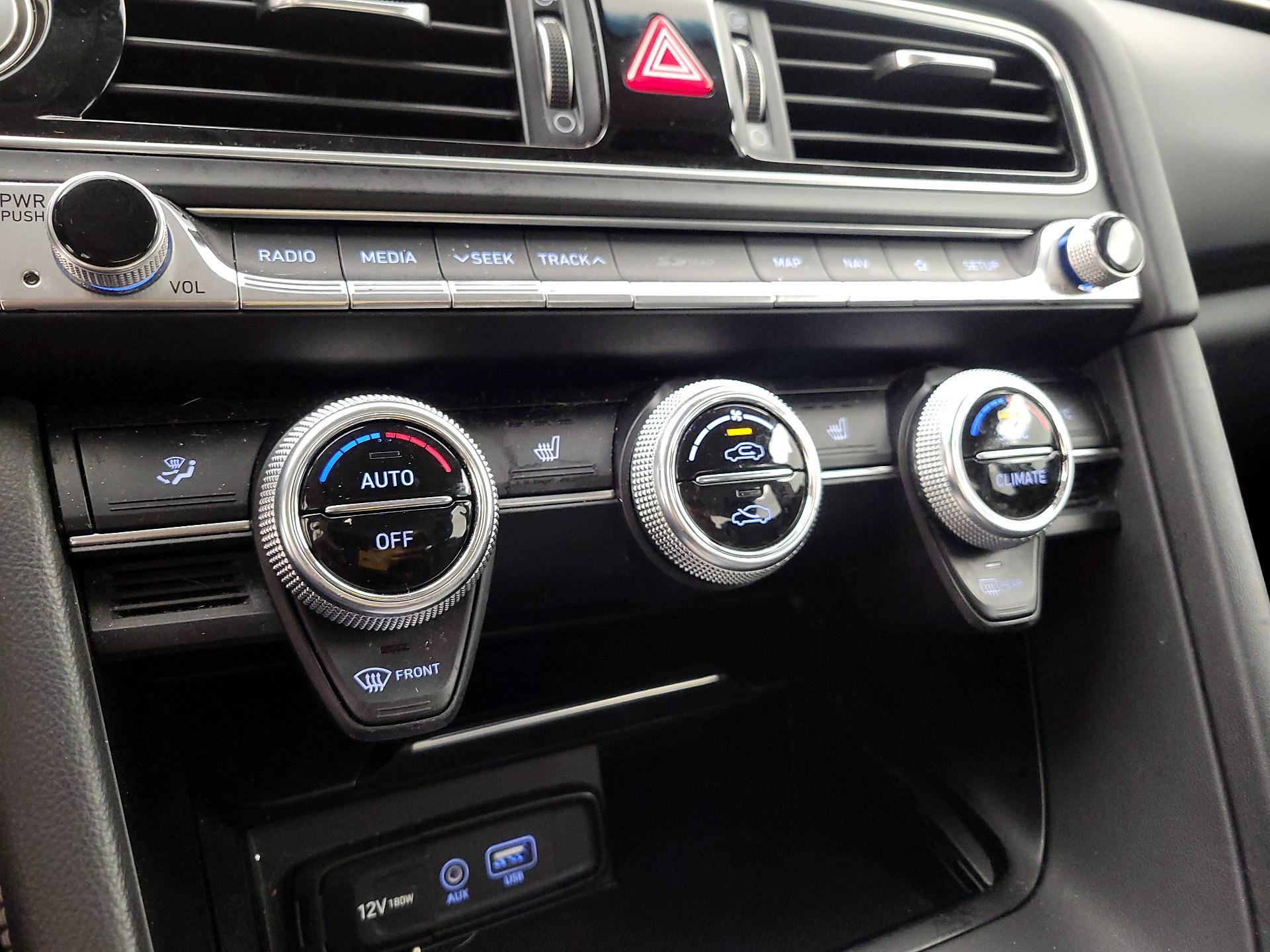 Thumbnail: 2020 Genesis G70 - 17