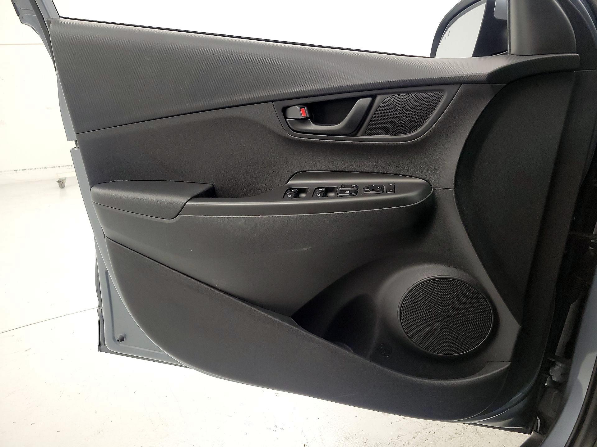 Thumbnail: 2020 Hyundai Kona - 12