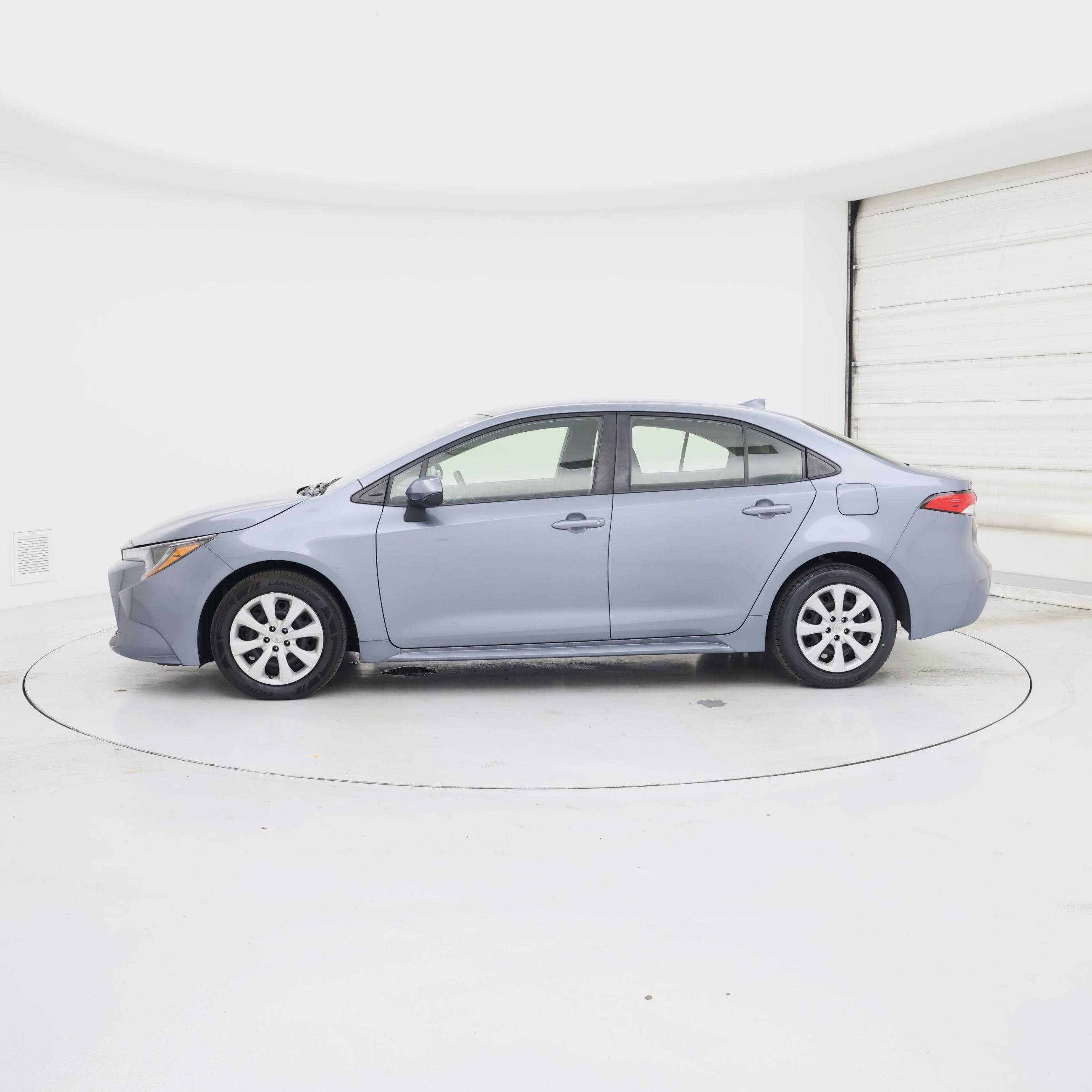 Thumbnail: 2021 Toyota Corolla - 3