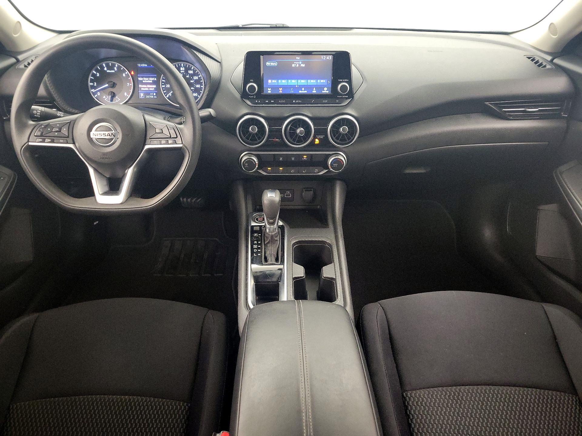 Thumbnail: 2020 Nissan Sentra - 9