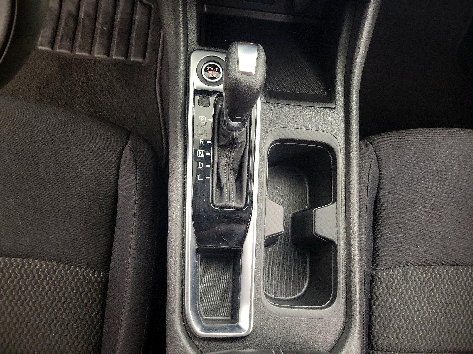 Thumbnail: 2020 Nissan Sentra - 17