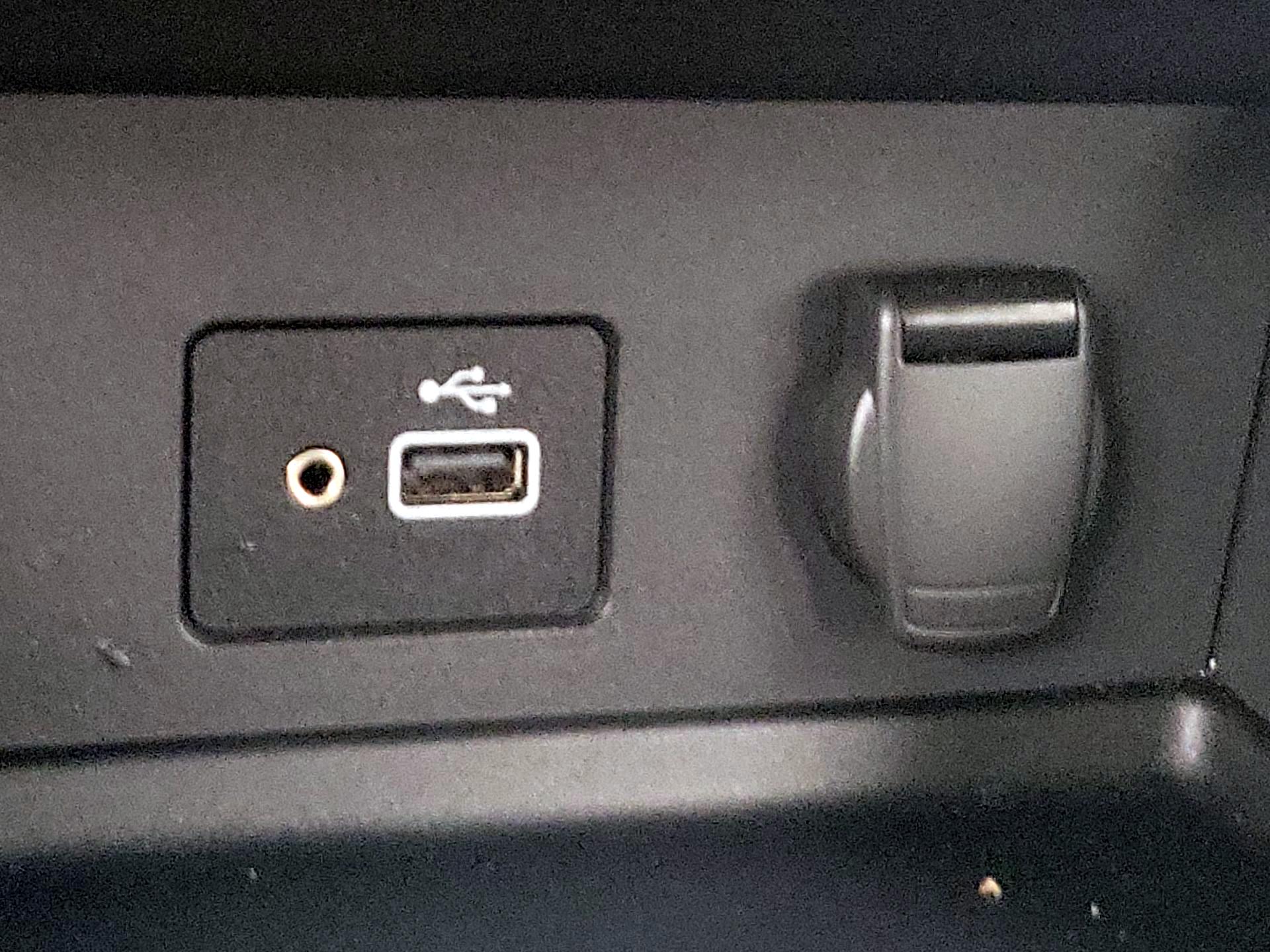 Thumbnail: 2020 Nissan Sentra - 18