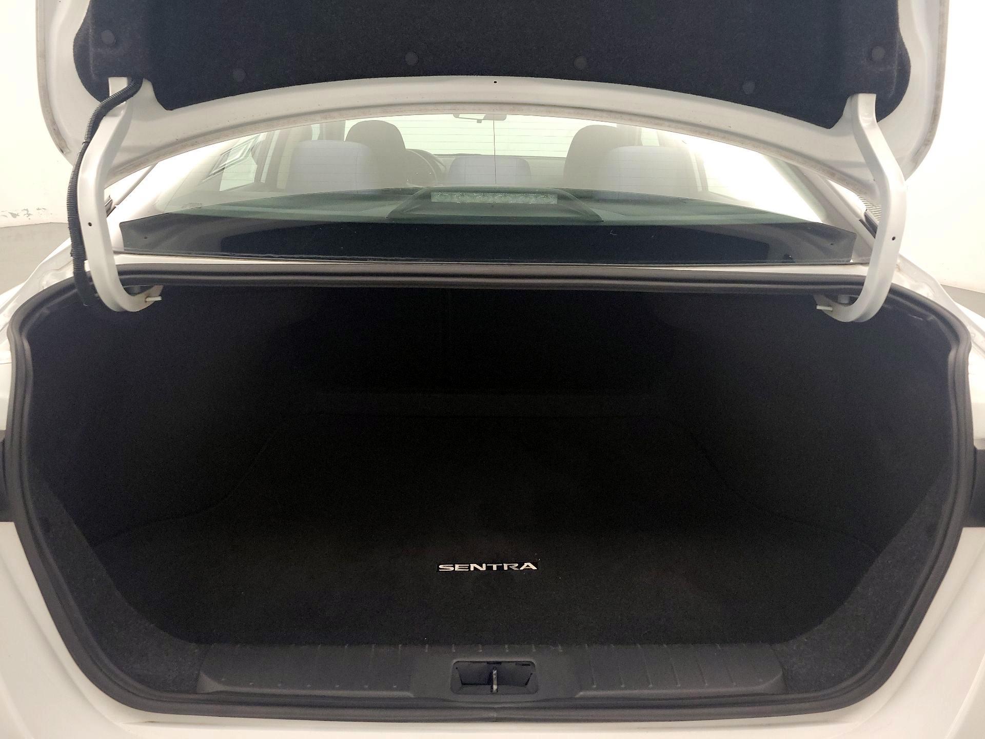 Thumbnail: 2020 Nissan Sentra - 20