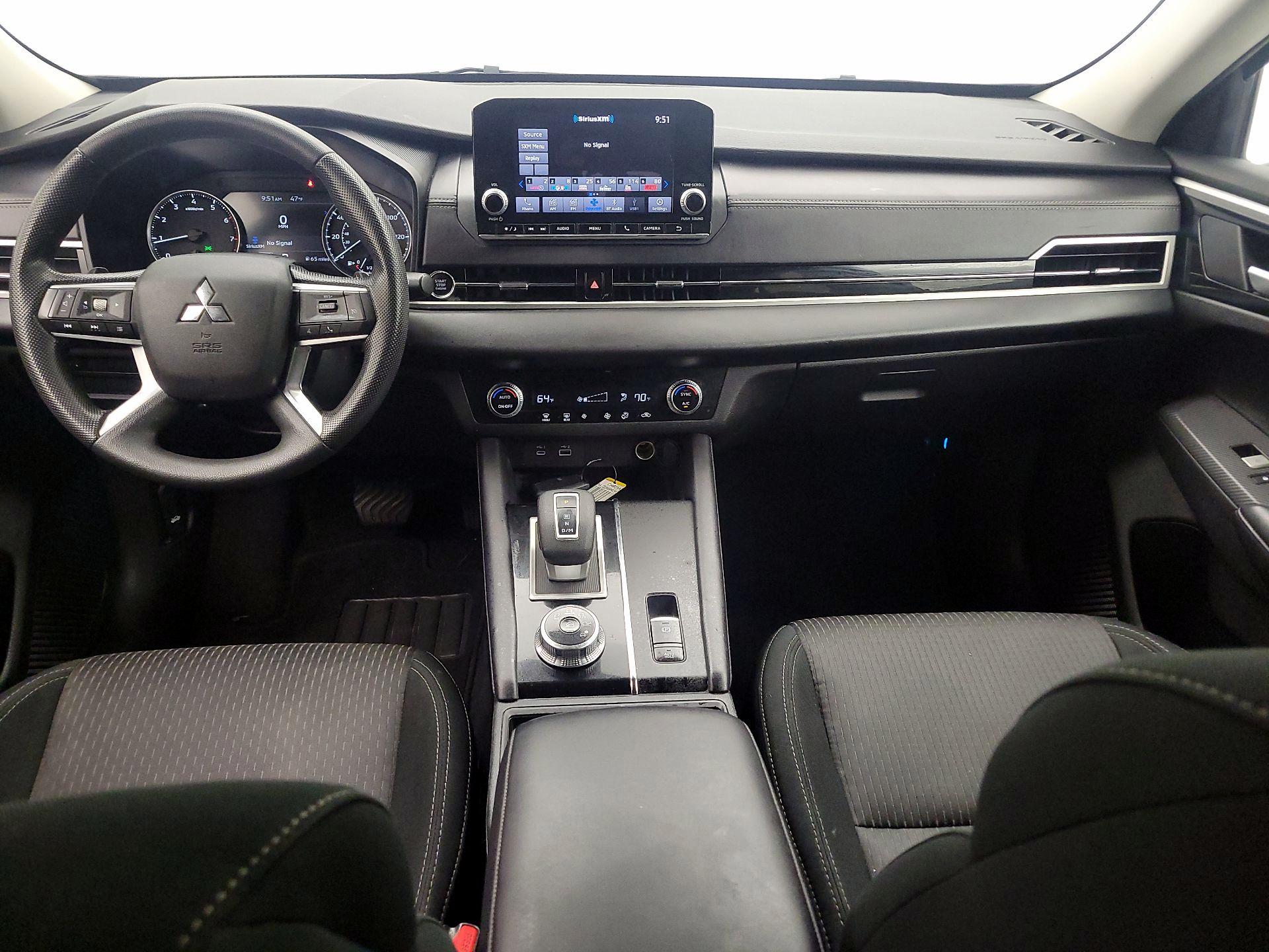 Thumbnail: 2024 Mitsubishi Outlander - 9