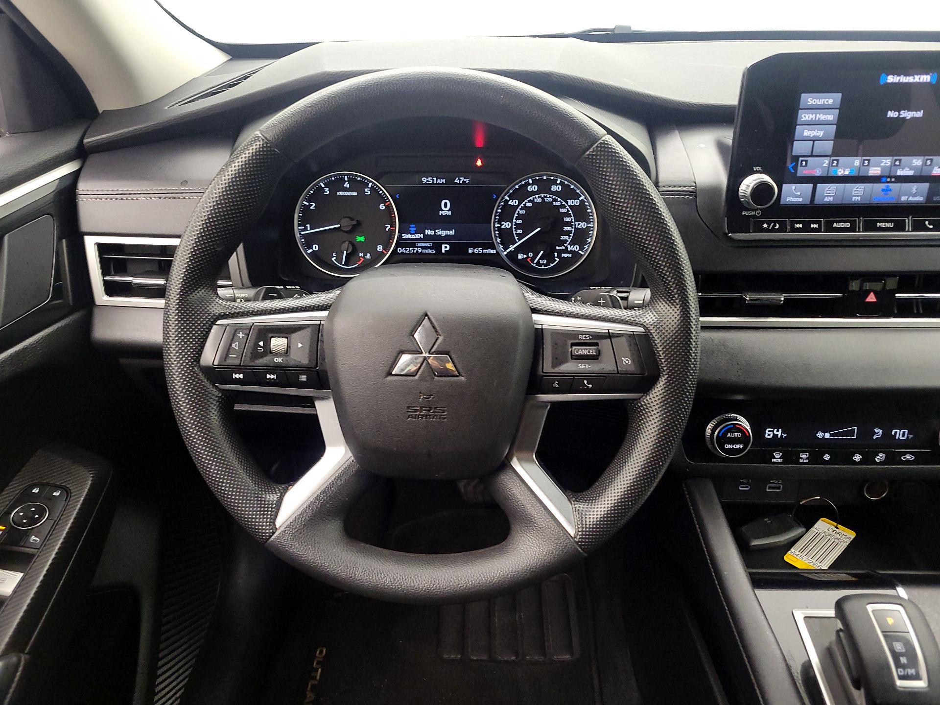 Thumbnail: 2024 Mitsubishi Outlander - 10