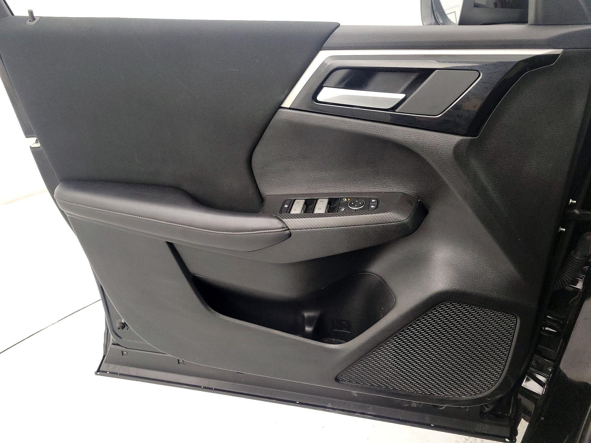 Thumbnail: 2024 Mitsubishi Outlander - 12