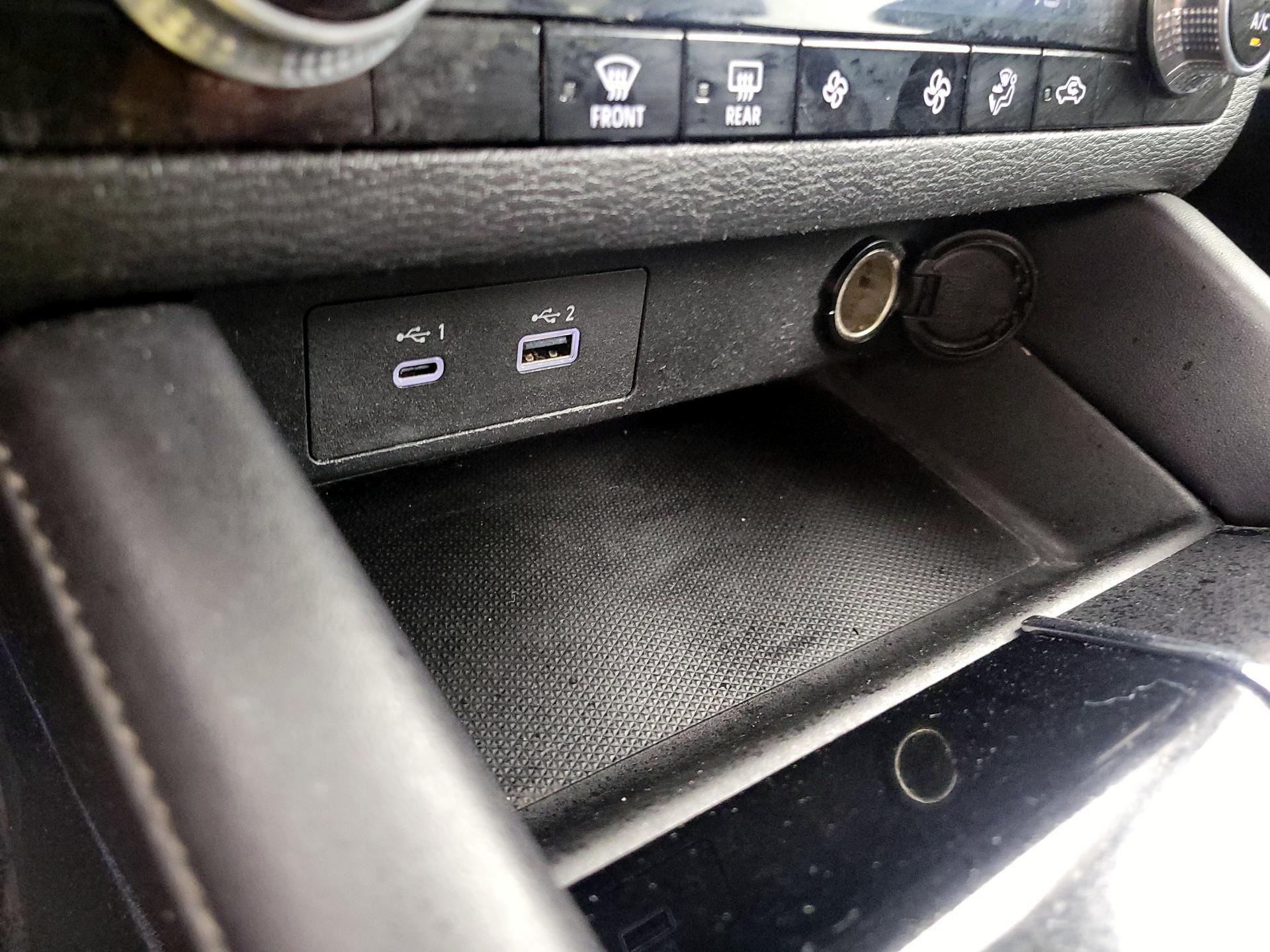 Thumbnail: 2024 Mitsubishi Outlander - 18