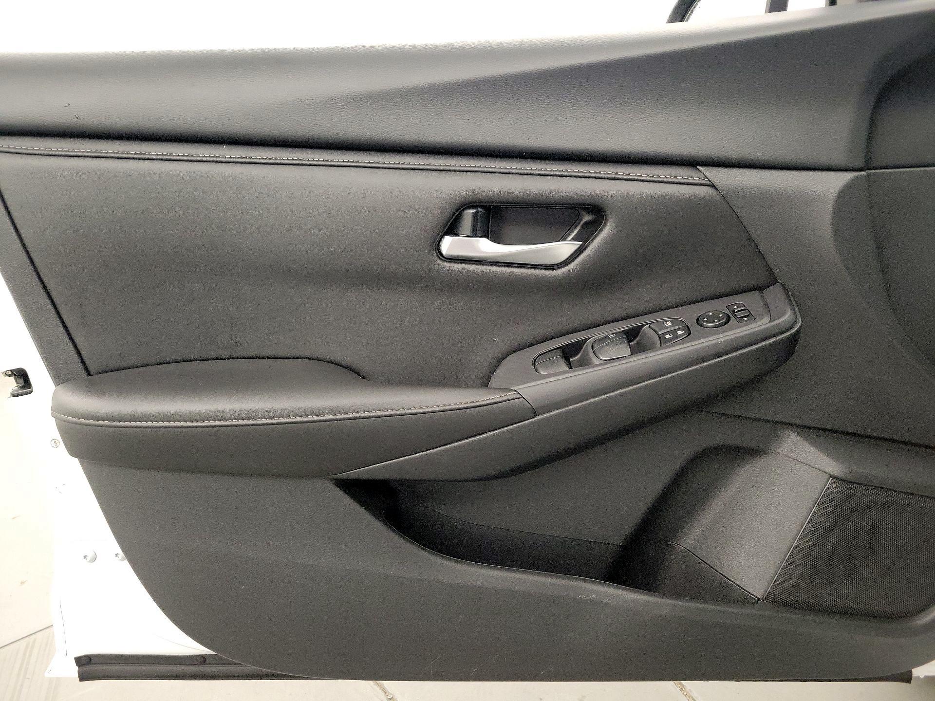 Thumbnail: 2023 Nissan Sentra - 12