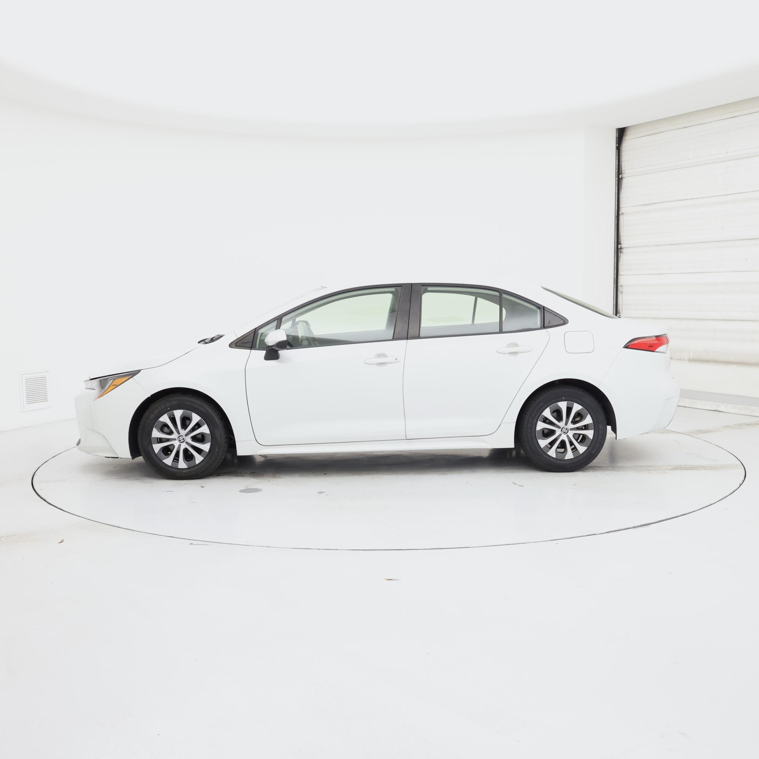 Thumbnail: 2022 Toyota Corolla - 3