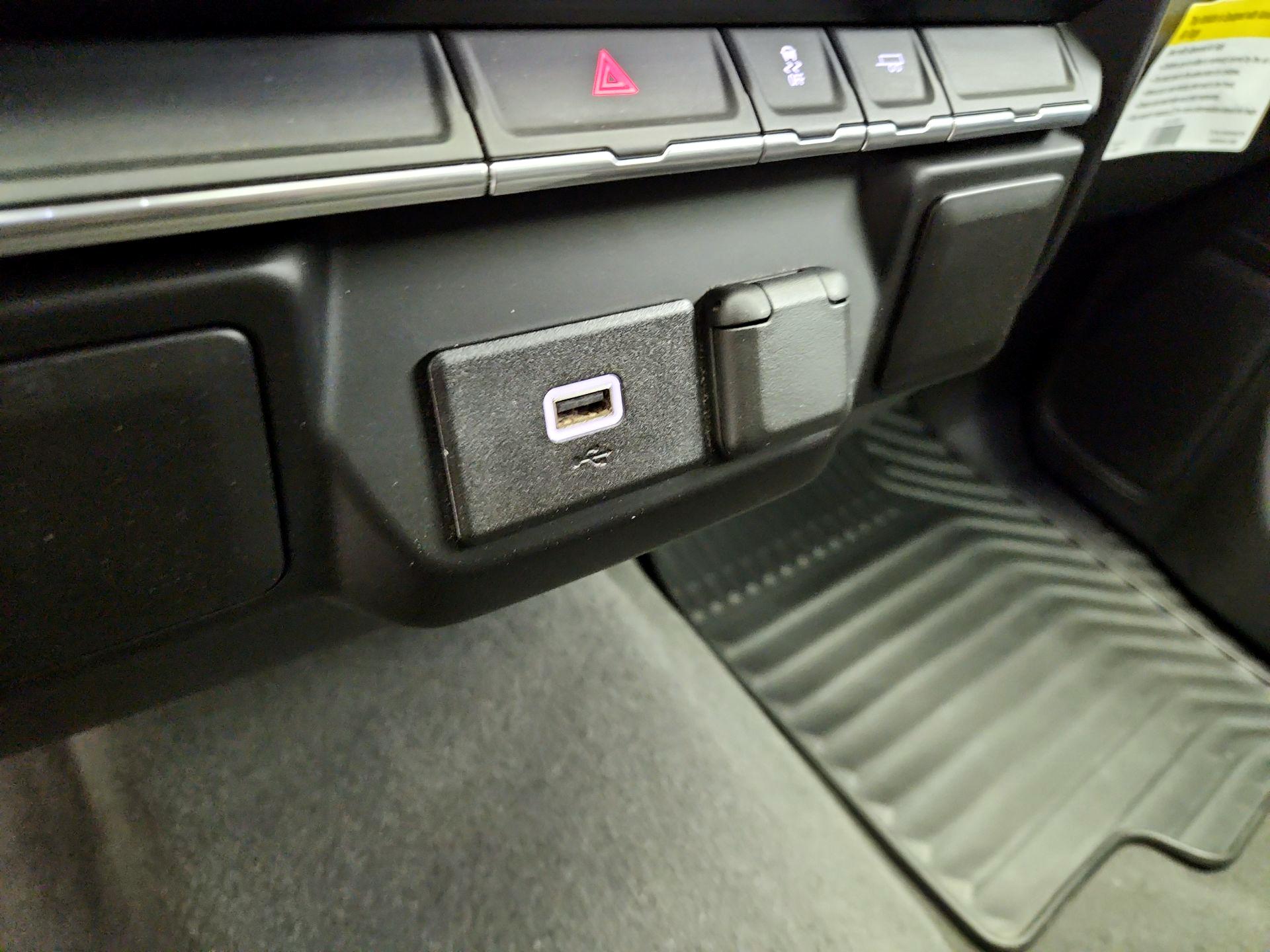 Thumbnail: 2019 Chevrolet Silverado 1500 - 18