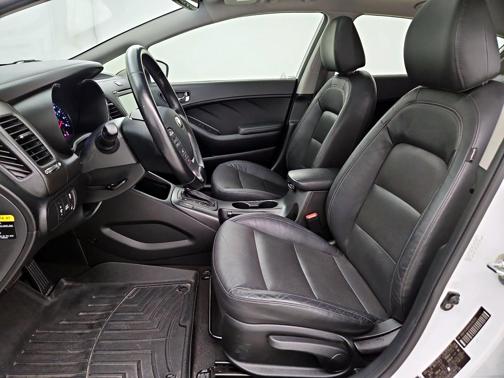 Thumbnail: 2016 Kia Forte - 11