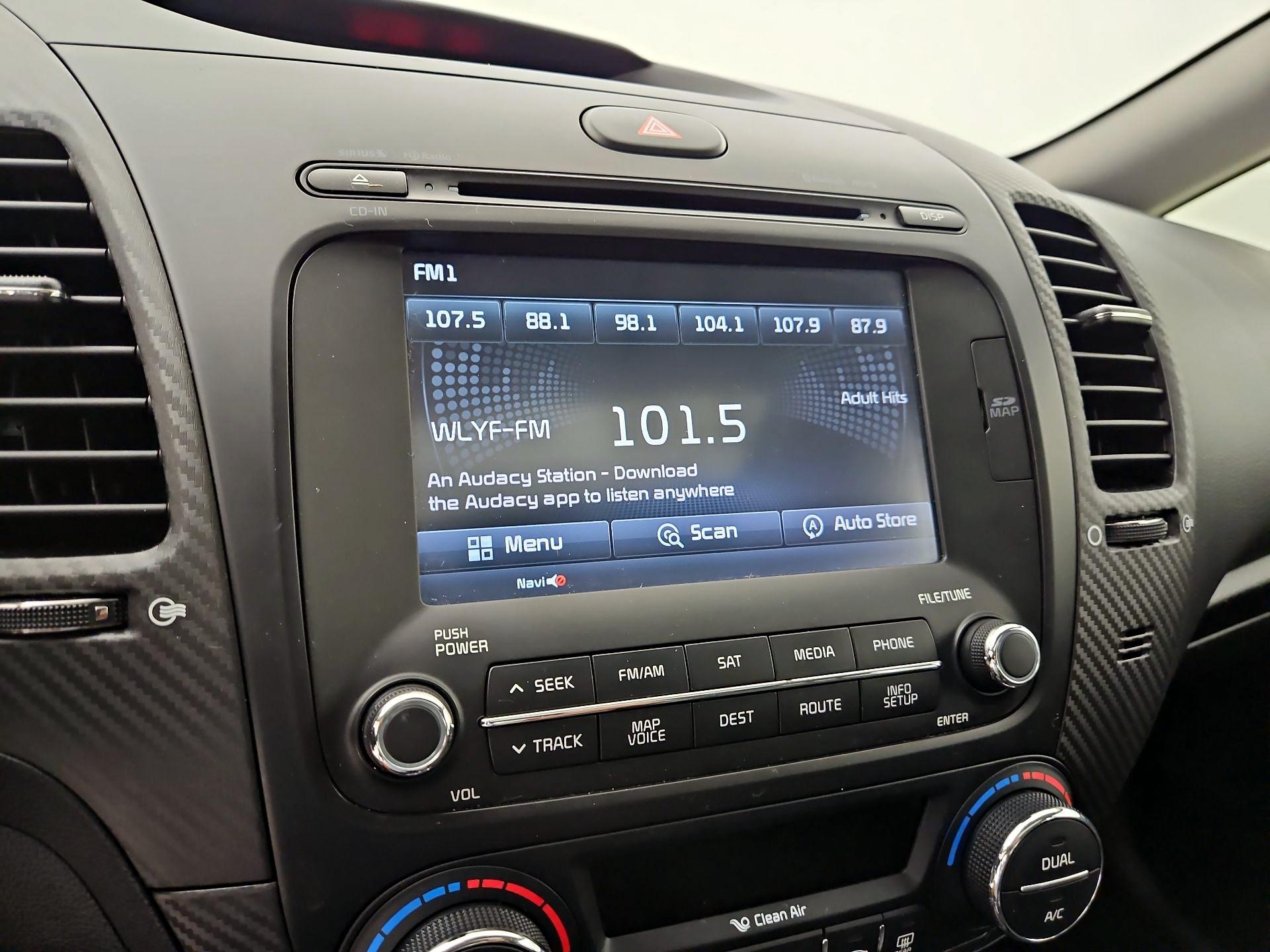 Thumbnail: 2016 Kia Forte - 16