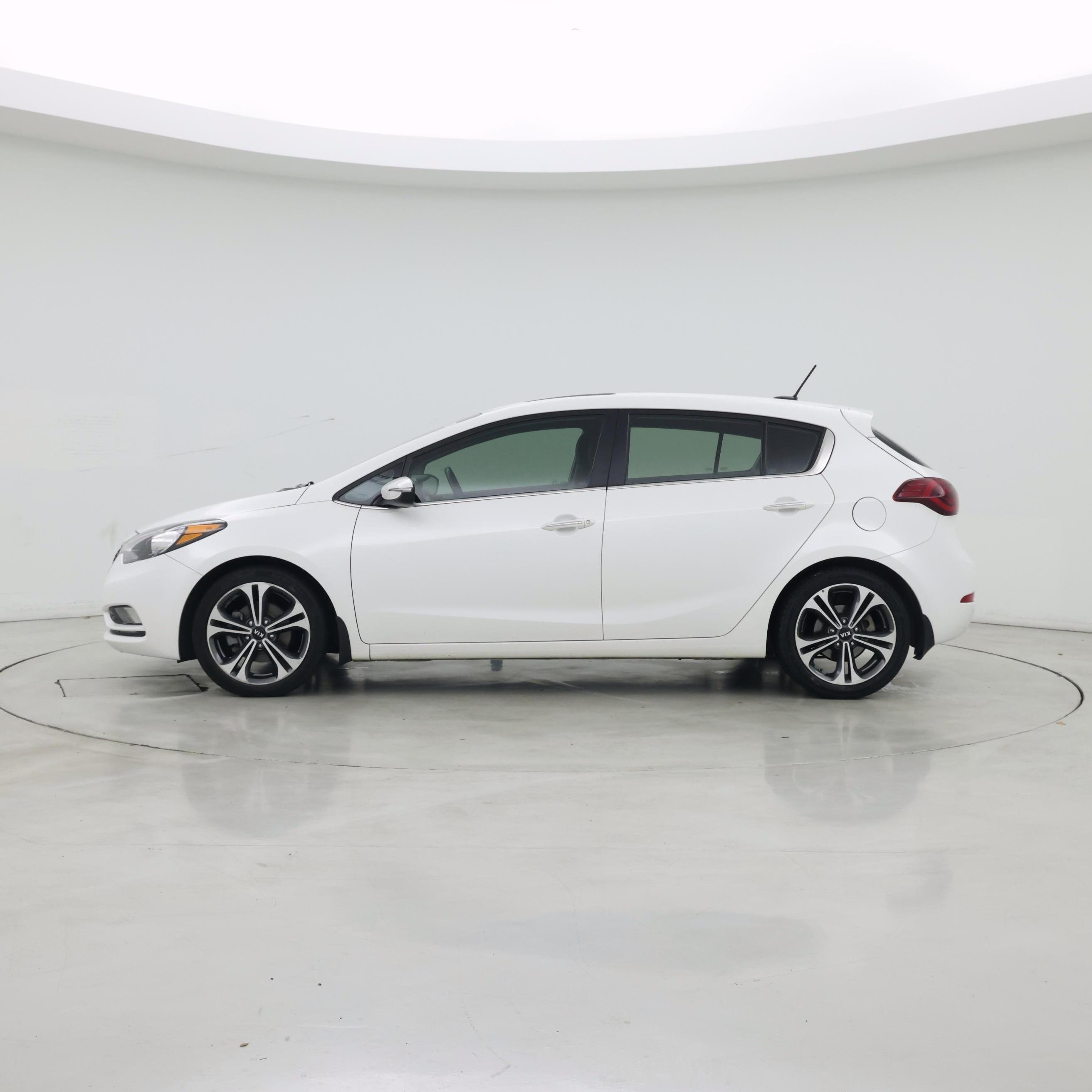 Thumbnail: 2016 Kia Forte - 3