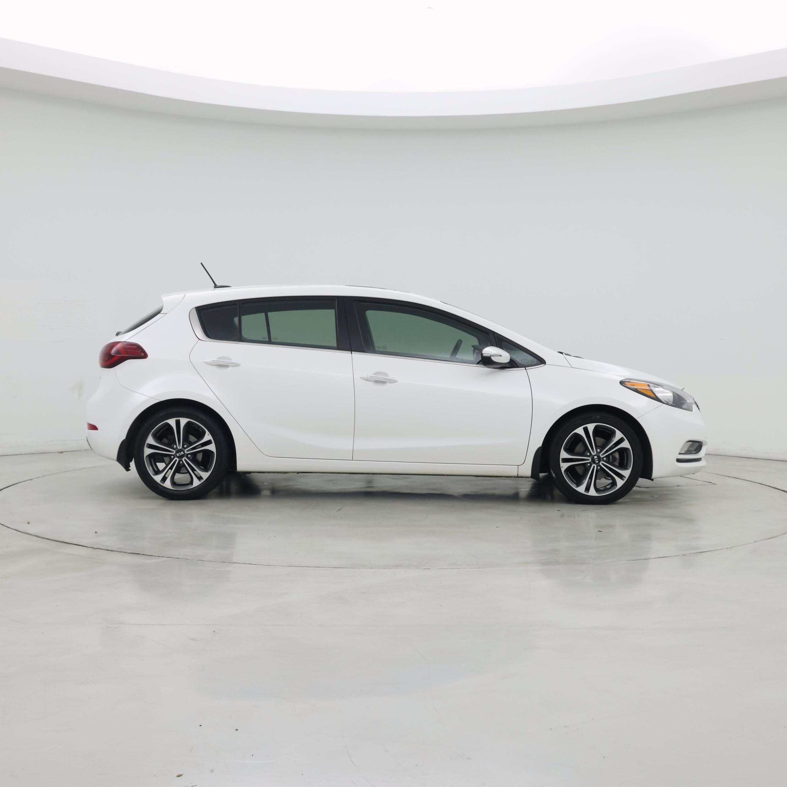Thumbnail: 2016 Kia Forte - 7