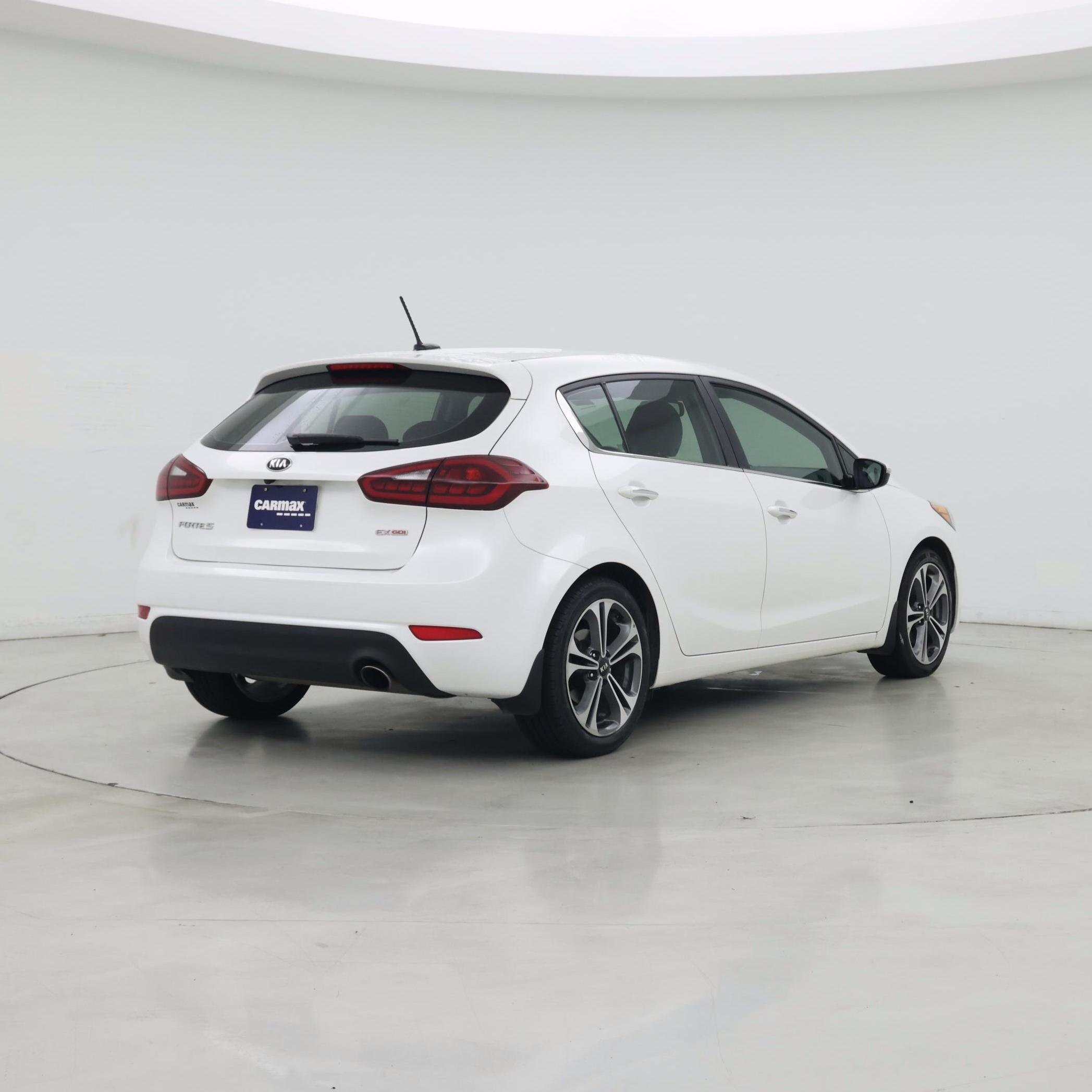 Thumbnail: 2016 Kia Forte - 8
