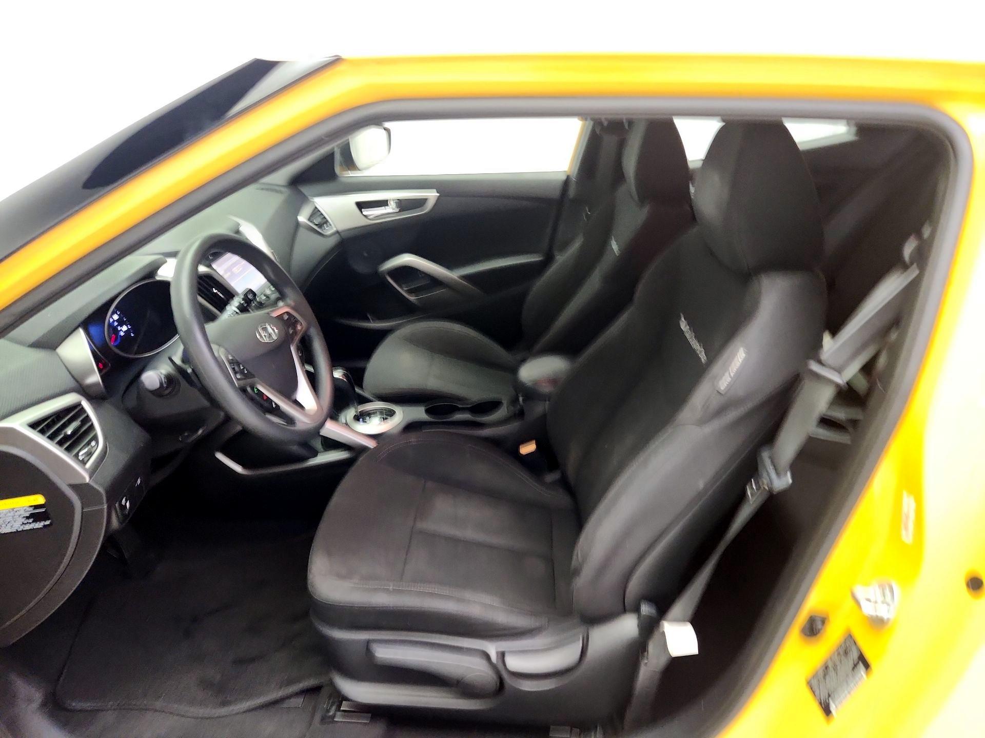 Thumbnail: 2015 Hyundai Veloster - 11