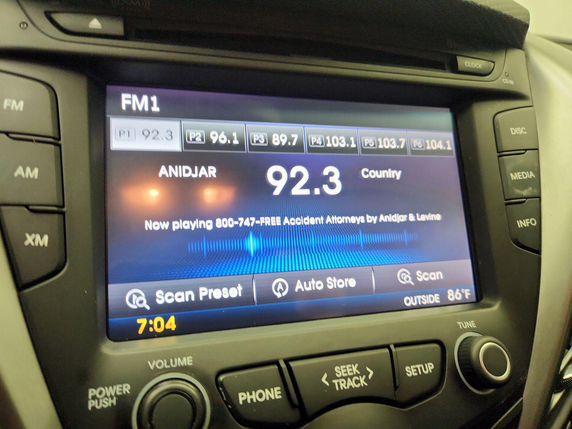 Thumbnail: 2015 Hyundai Veloster - 15