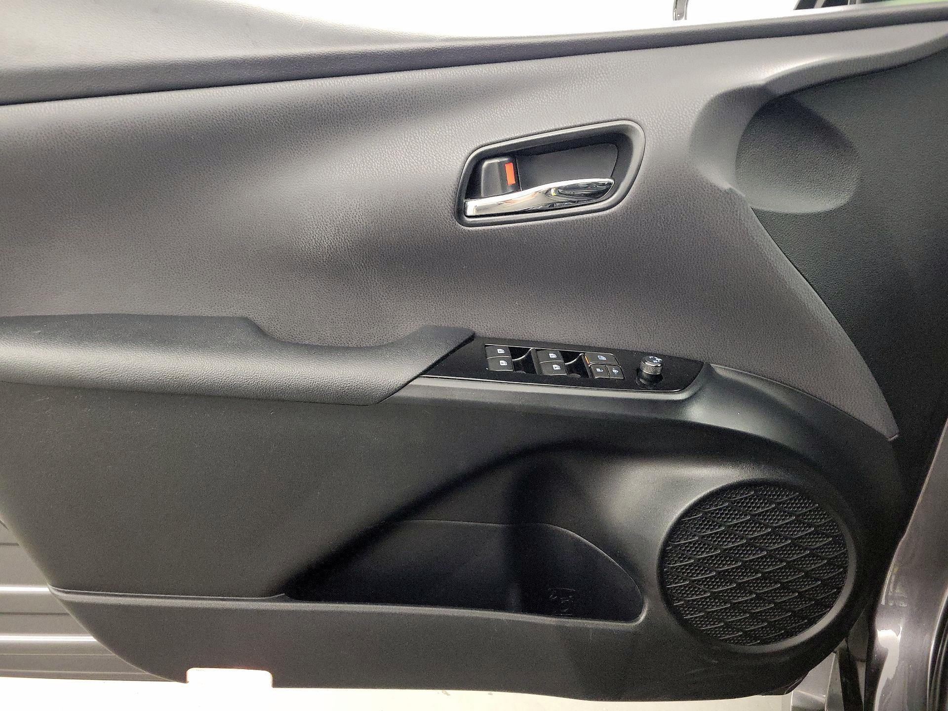 Thumbnail: 2018 Toyota Prius Prime - 12