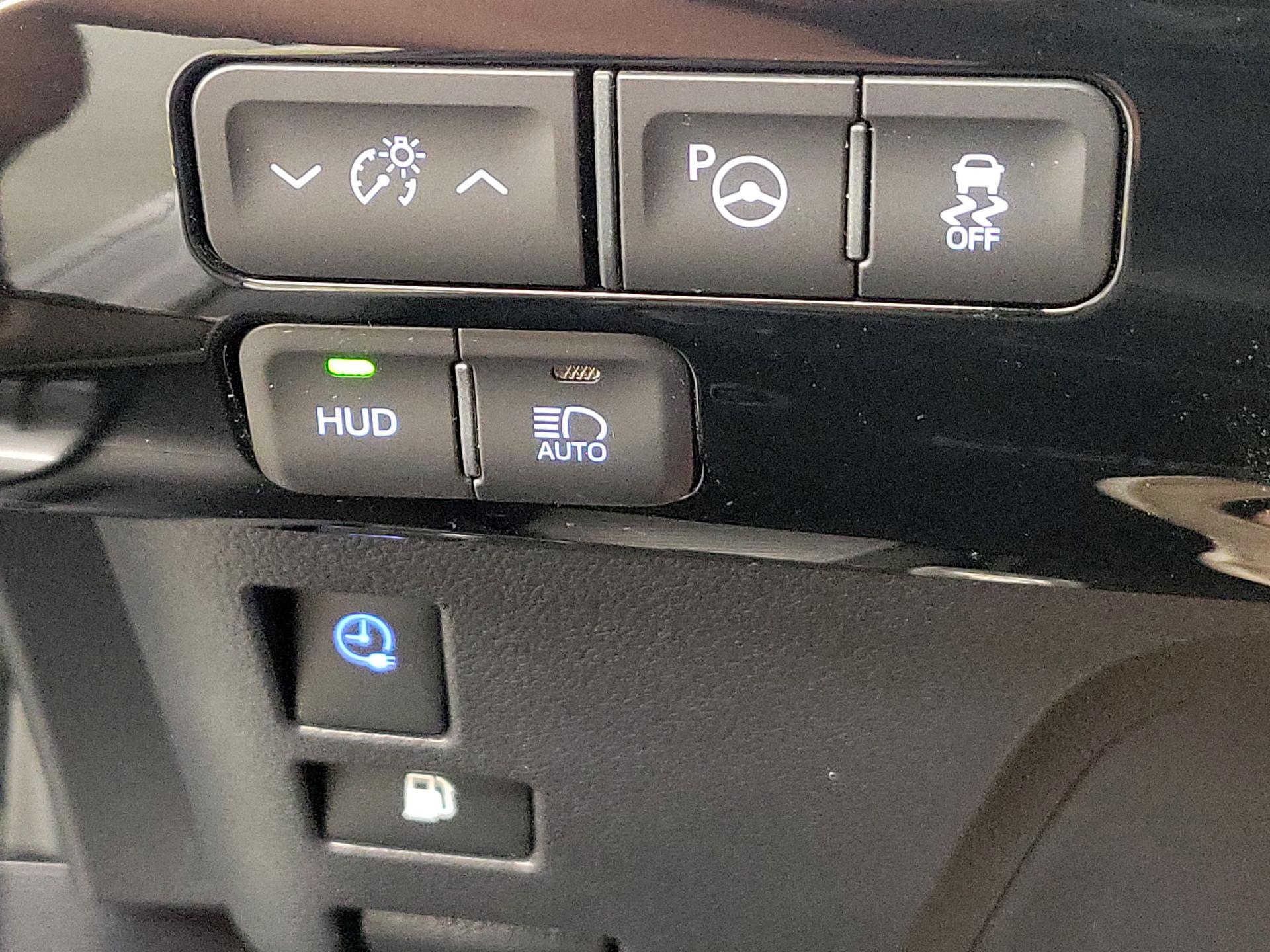 Thumbnail: 2018 Toyota Prius Prime - 13