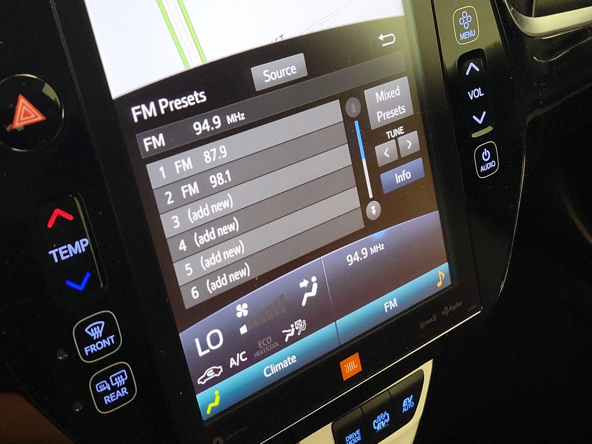 Thumbnail: 2018 Toyota Prius Prime - 16