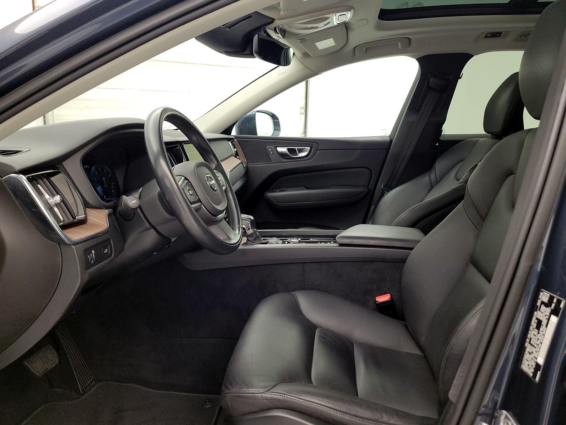 Thumbnail: 2021 Volvo XC60 - 11