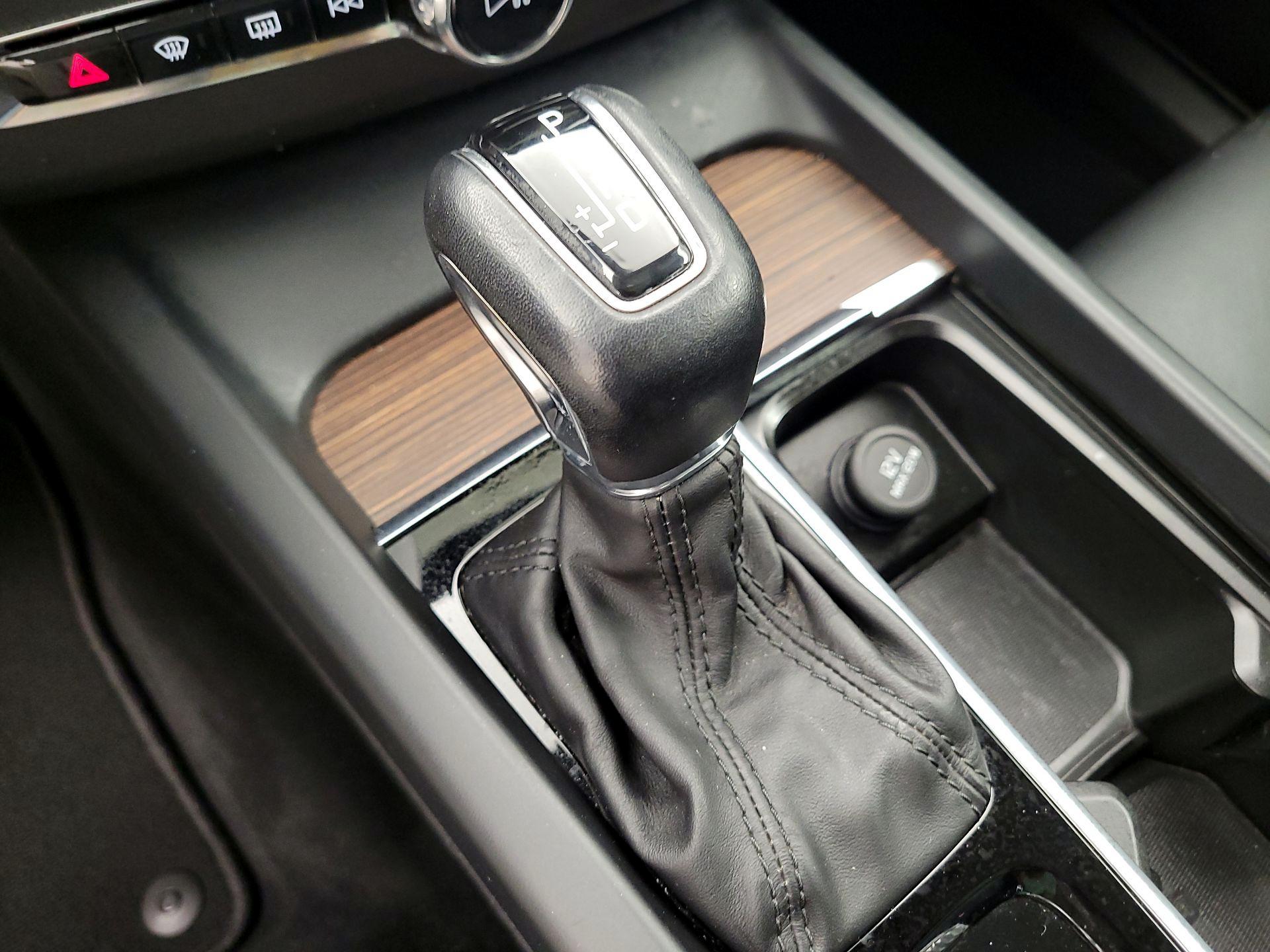 Thumbnail: 2021 Volvo XC60 - 17