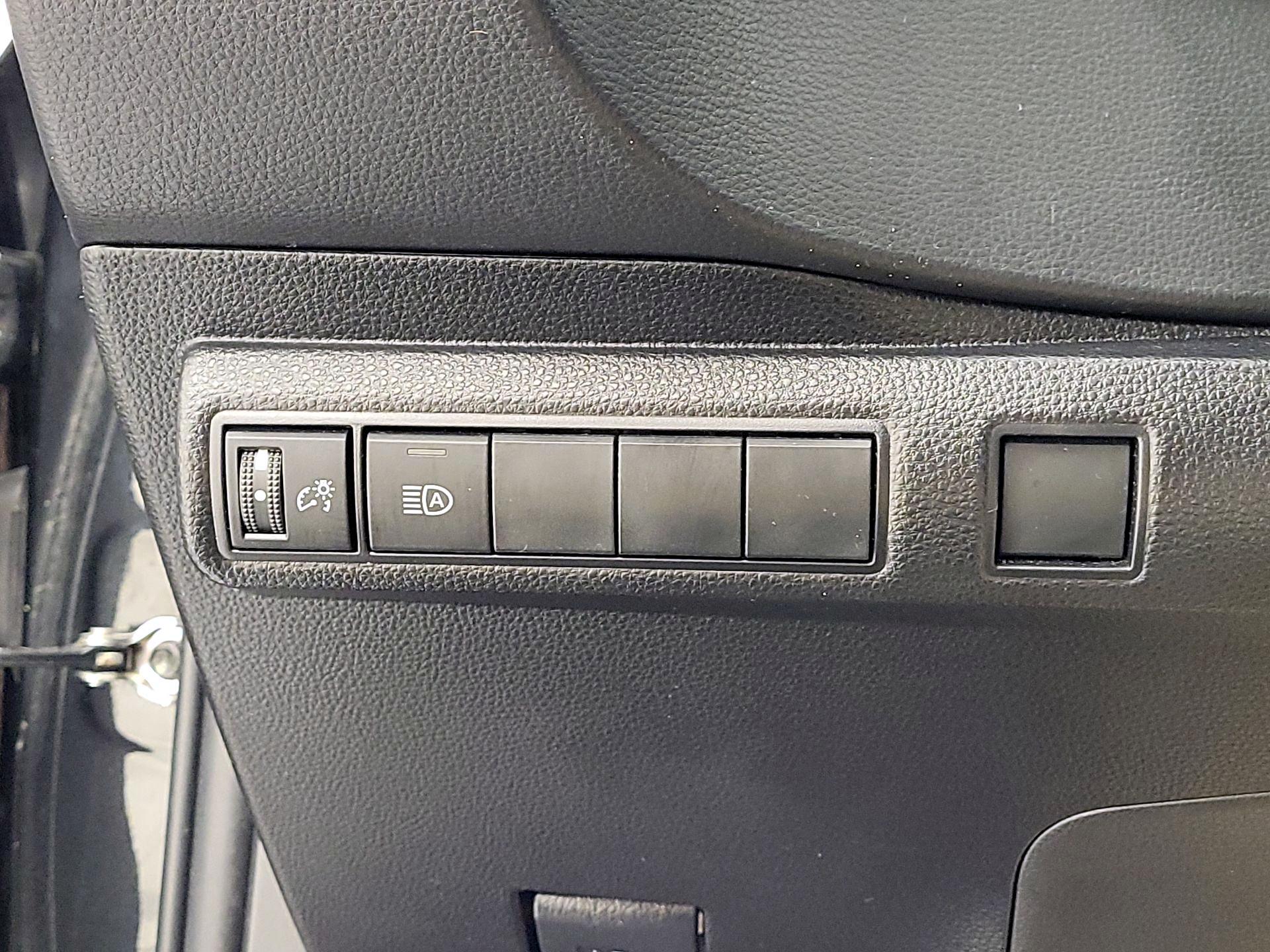 Thumbnail: 2022 Toyota Corolla - 13