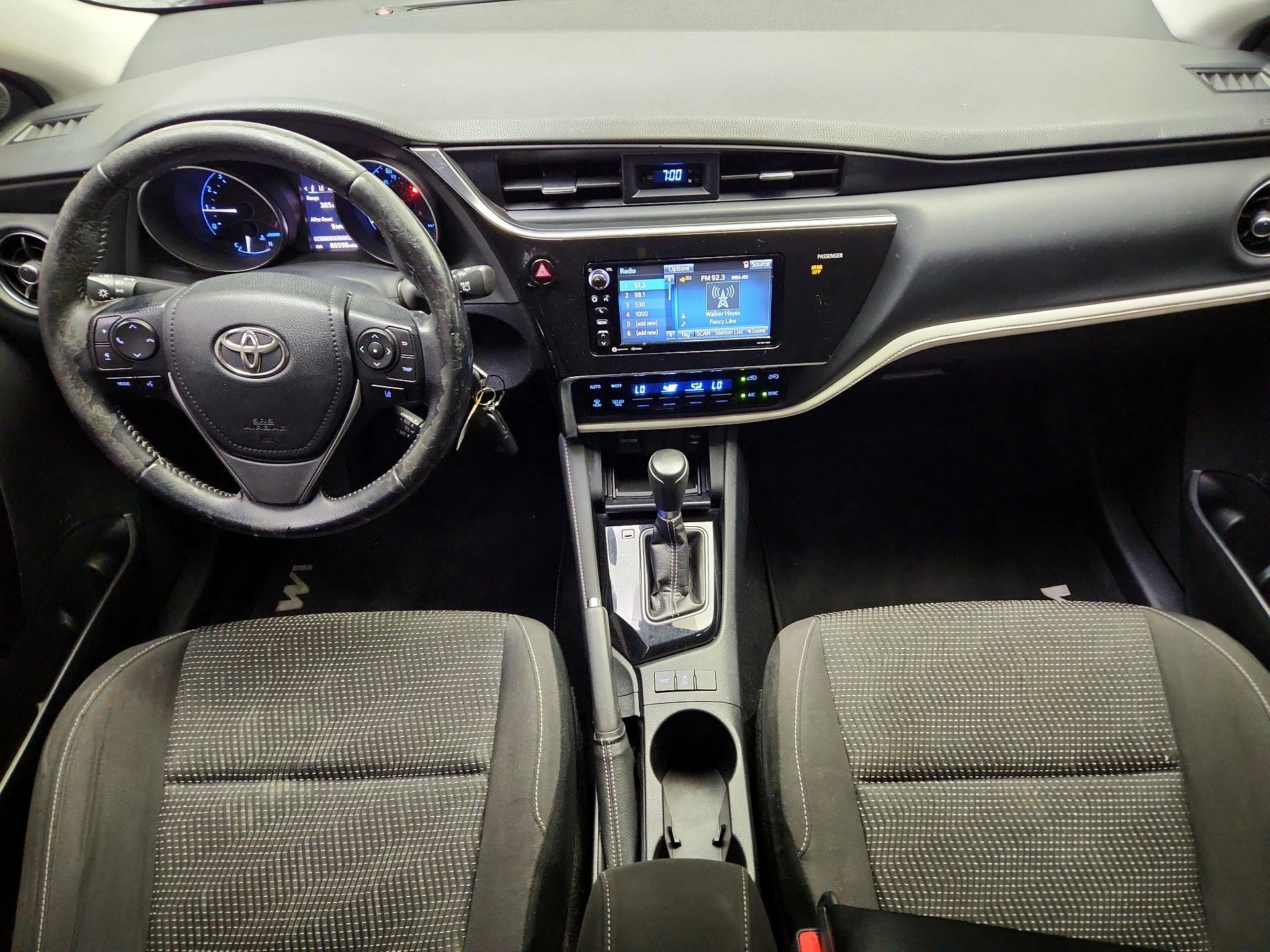 Thumbnail: 2017 Toyota Corolla iM - 9