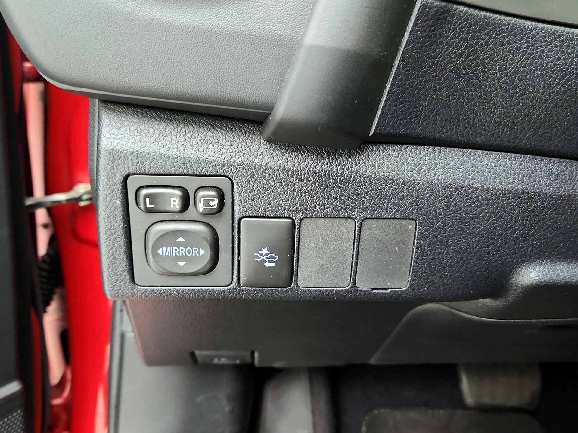 Thumbnail: 2017 Toyota Corolla iM - 13