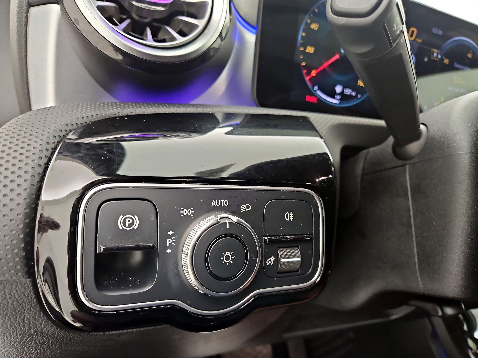 Thumbnail: 2021 Mercedes-Benz A-Class - 13