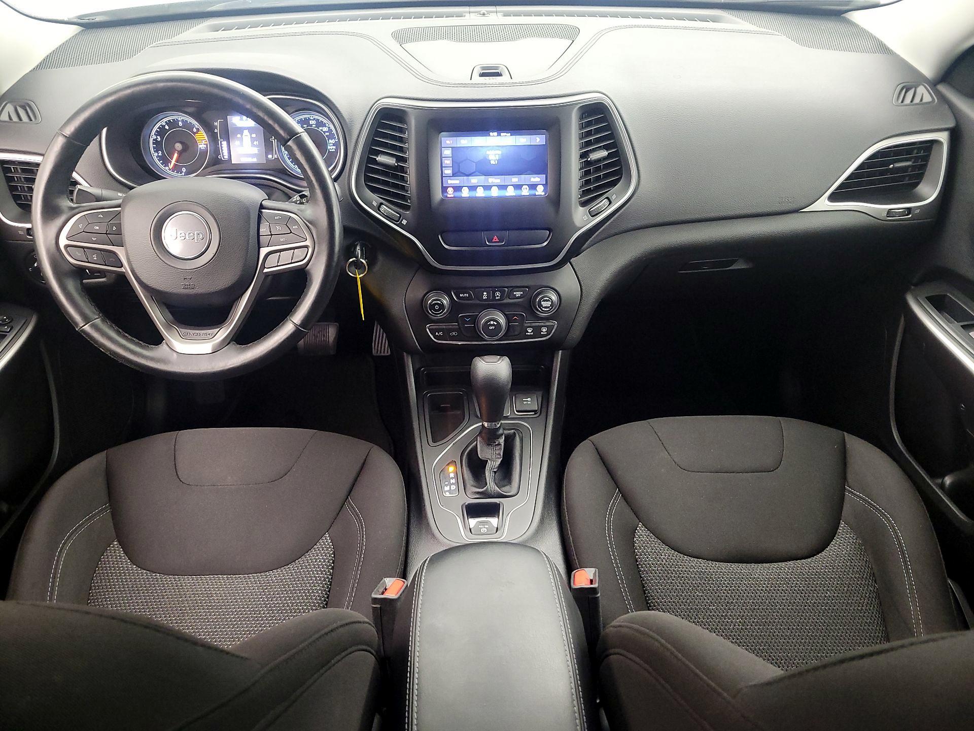 Thumbnail: 2019 Jeep Cherokee - 9