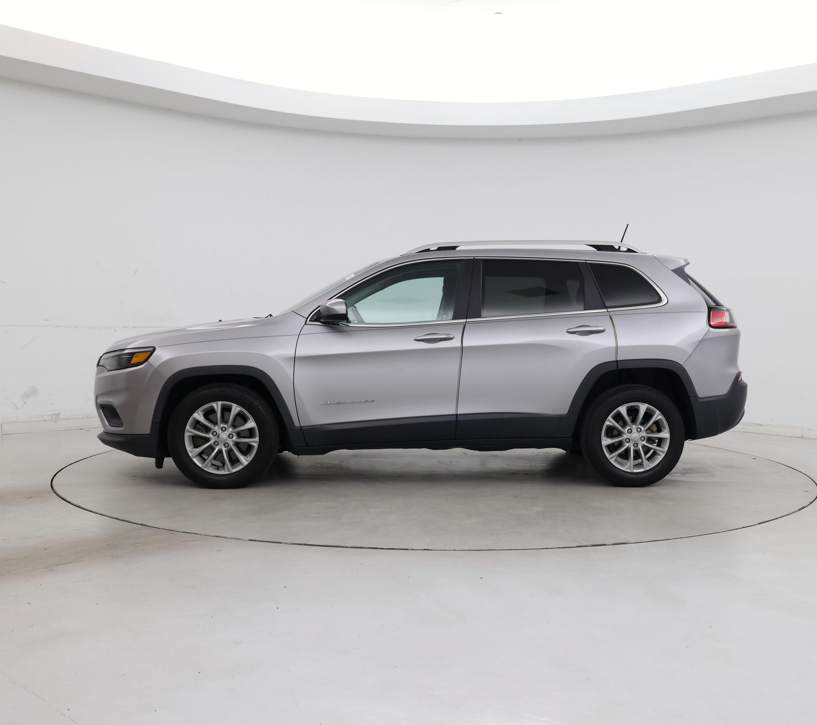 Thumbnail: 2019 Jeep Cherokee - 3