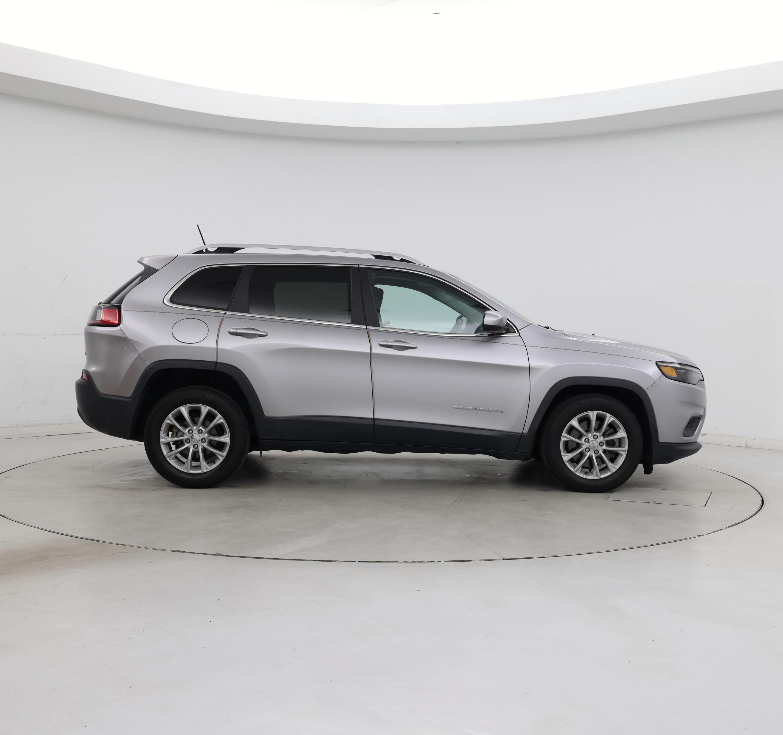 Thumbnail: 2019 Jeep Cherokee - 7
