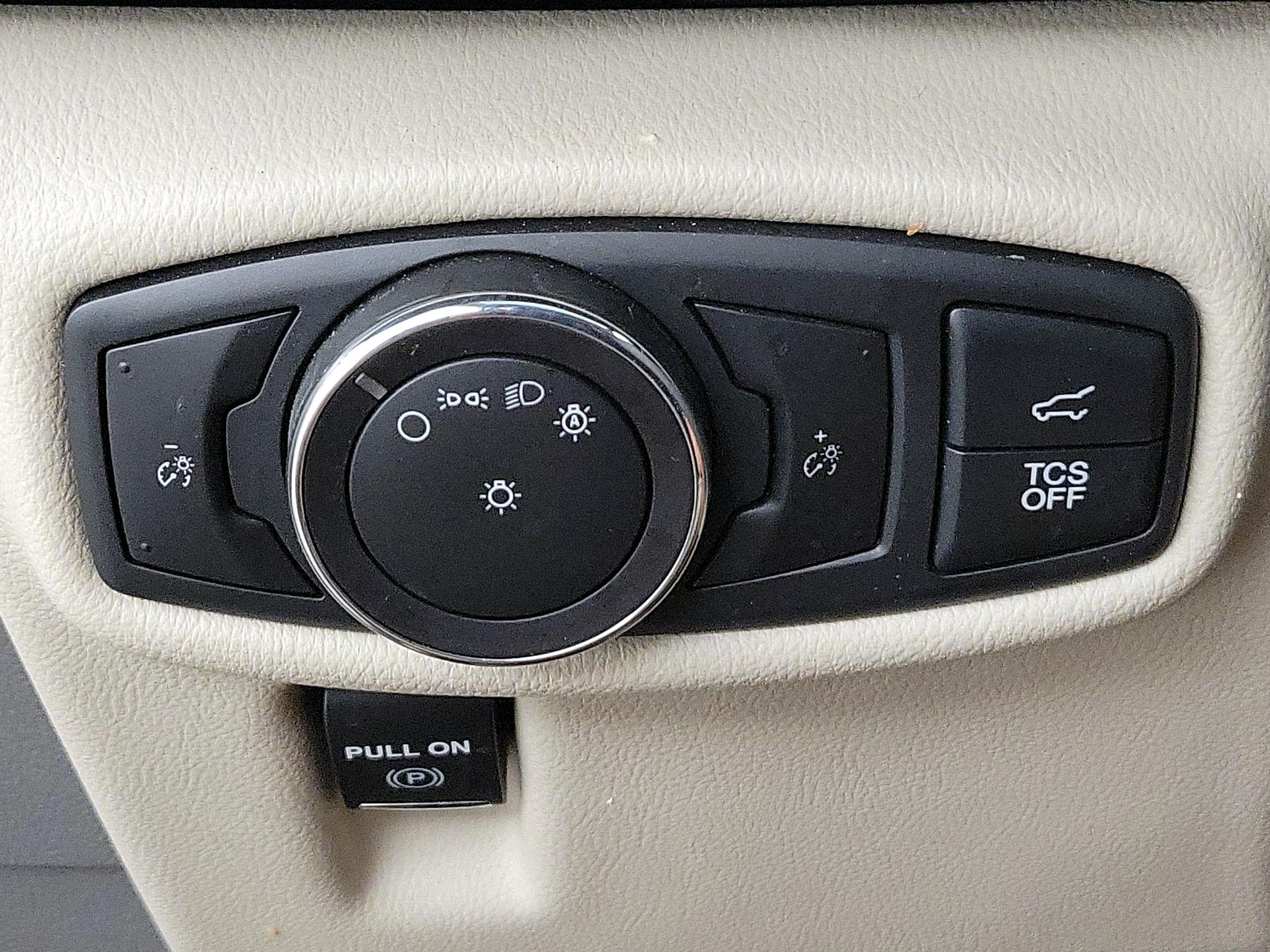 Thumbnail: 2020 Lincoln Nautilus - 13