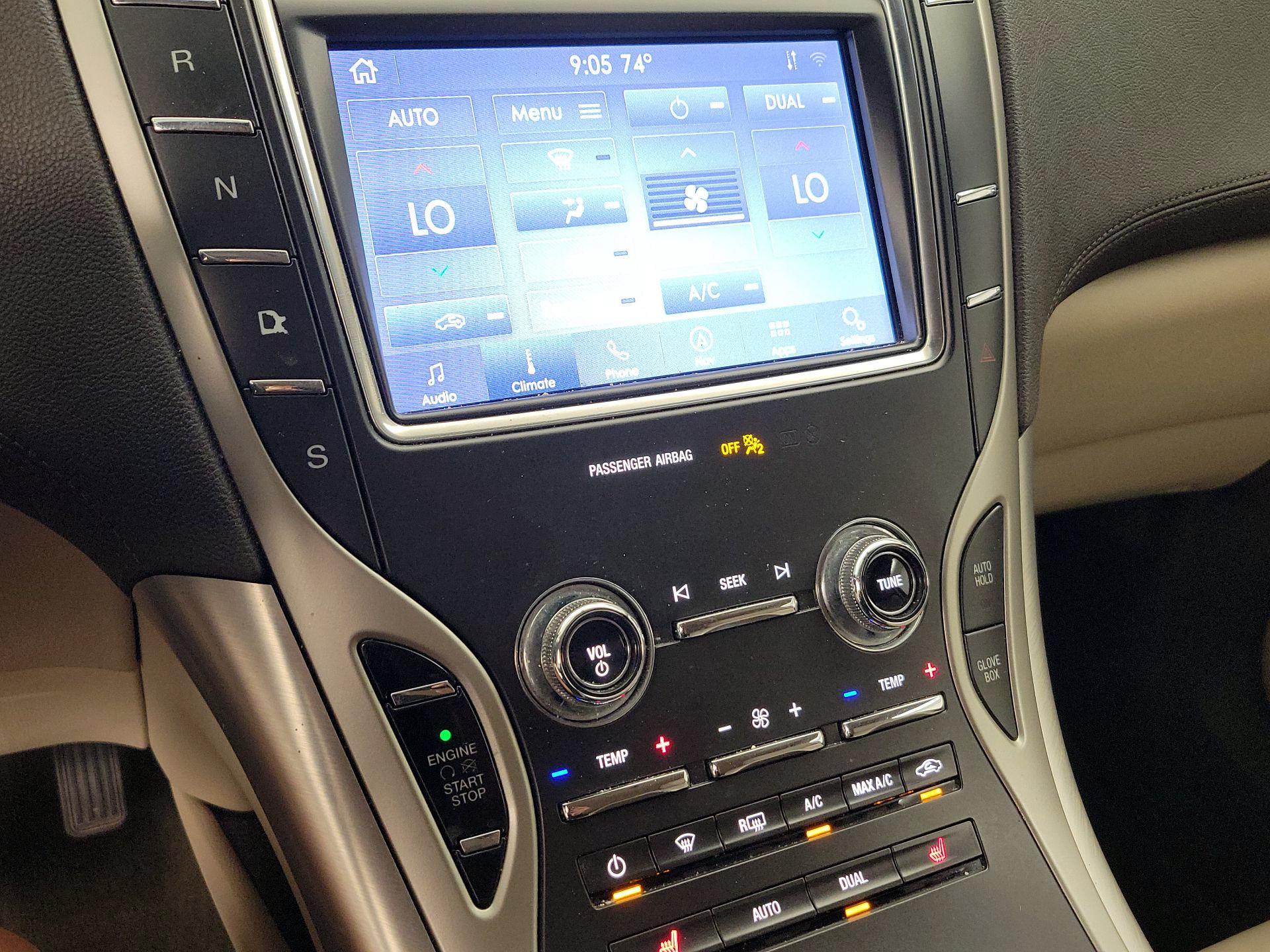 Thumbnail: 2020 Lincoln Nautilus - 17