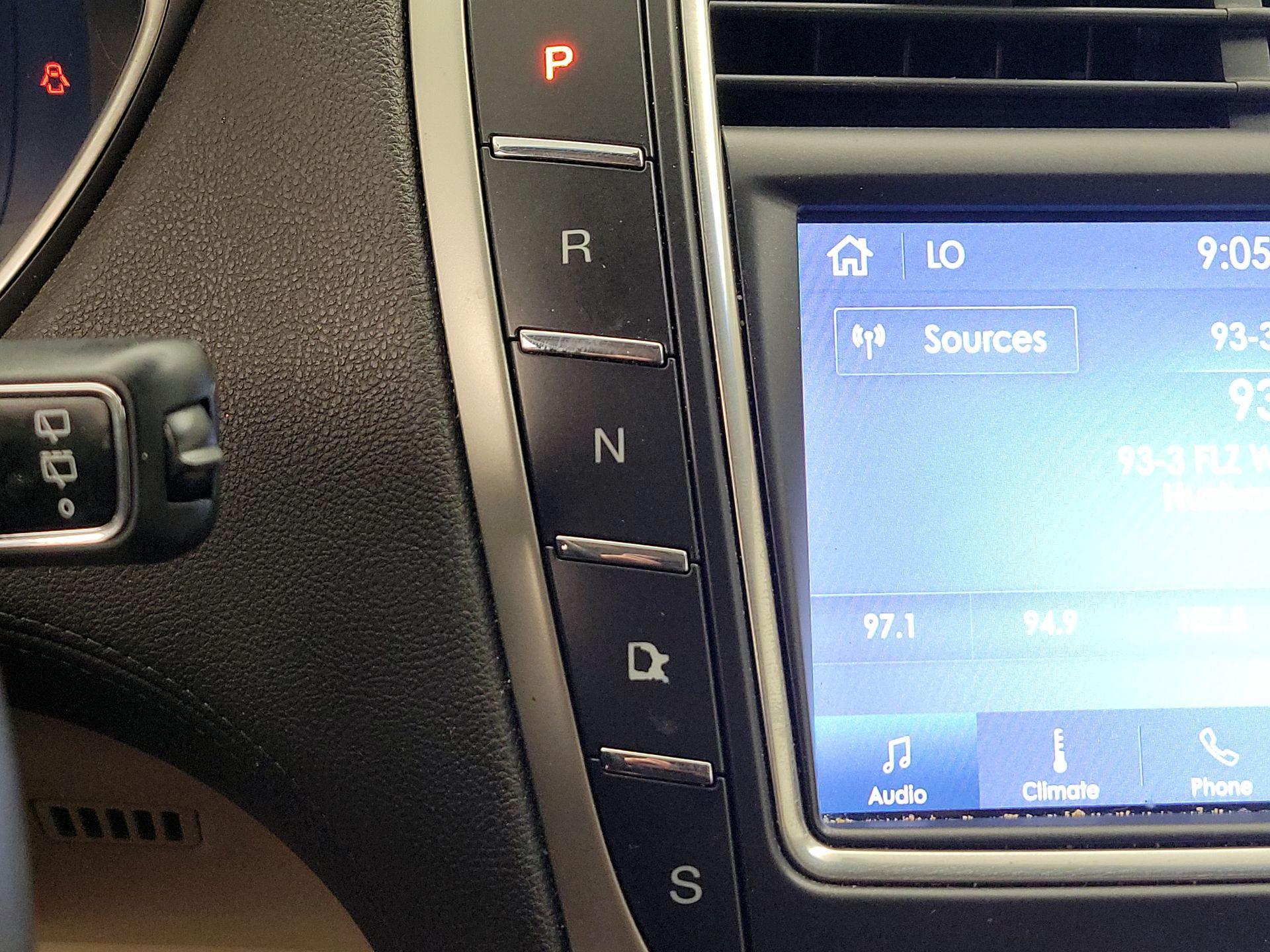 Thumbnail: 2020 Lincoln Nautilus - 18