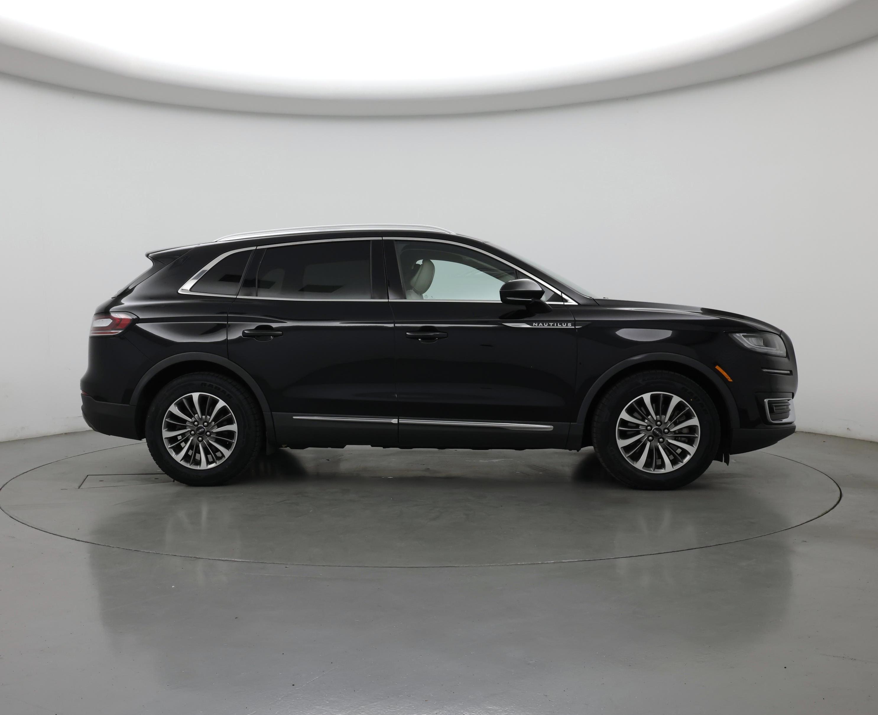 Thumbnail: 2020 Lincoln Nautilus - 7