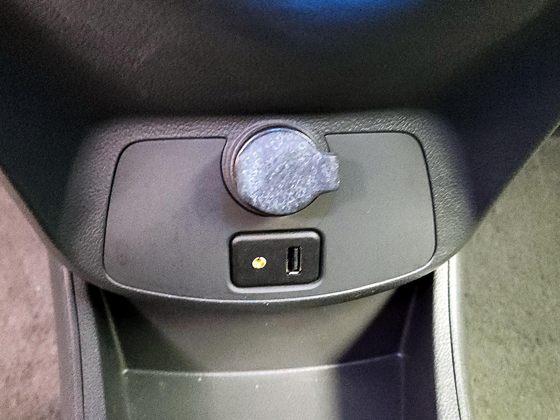 Thumbnail: 2015 Chevrolet Spark - 17