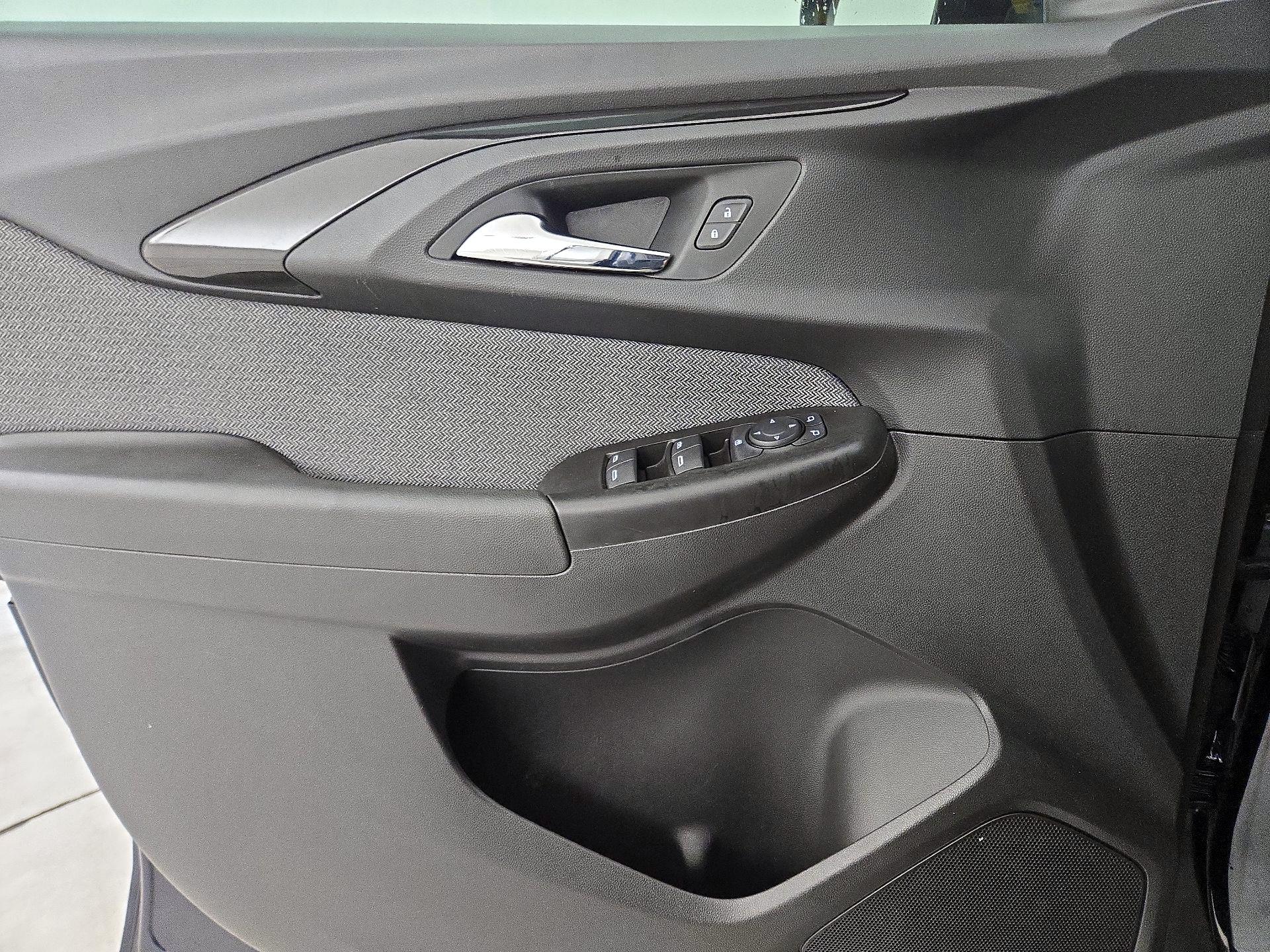 Thumbnail: 2021 Chevrolet TrailBlazer - 12