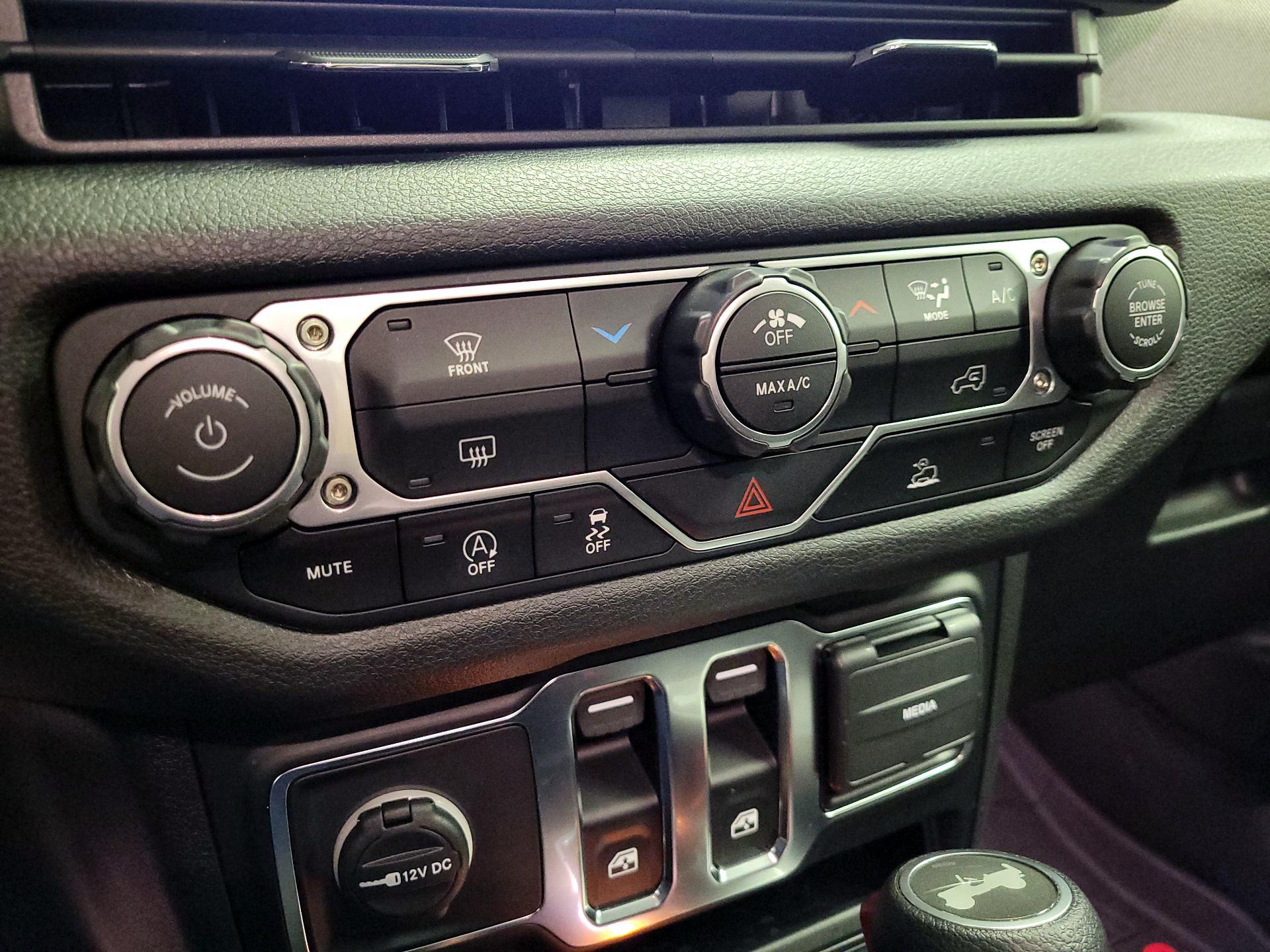 Thumbnail: 2025 Jeep Wrangler - 16