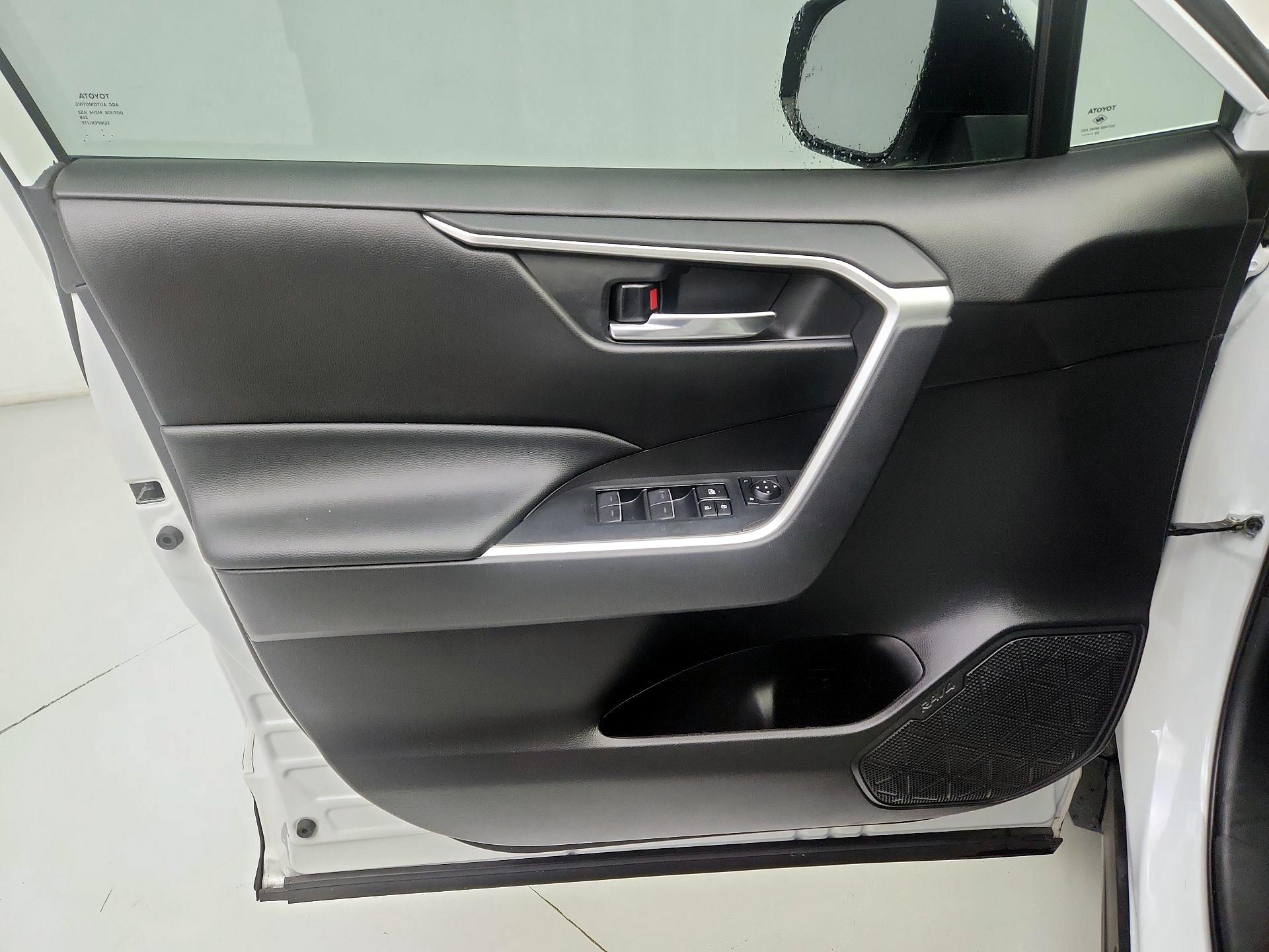 Thumbnail: 2023 Toyota RAV4 - 12