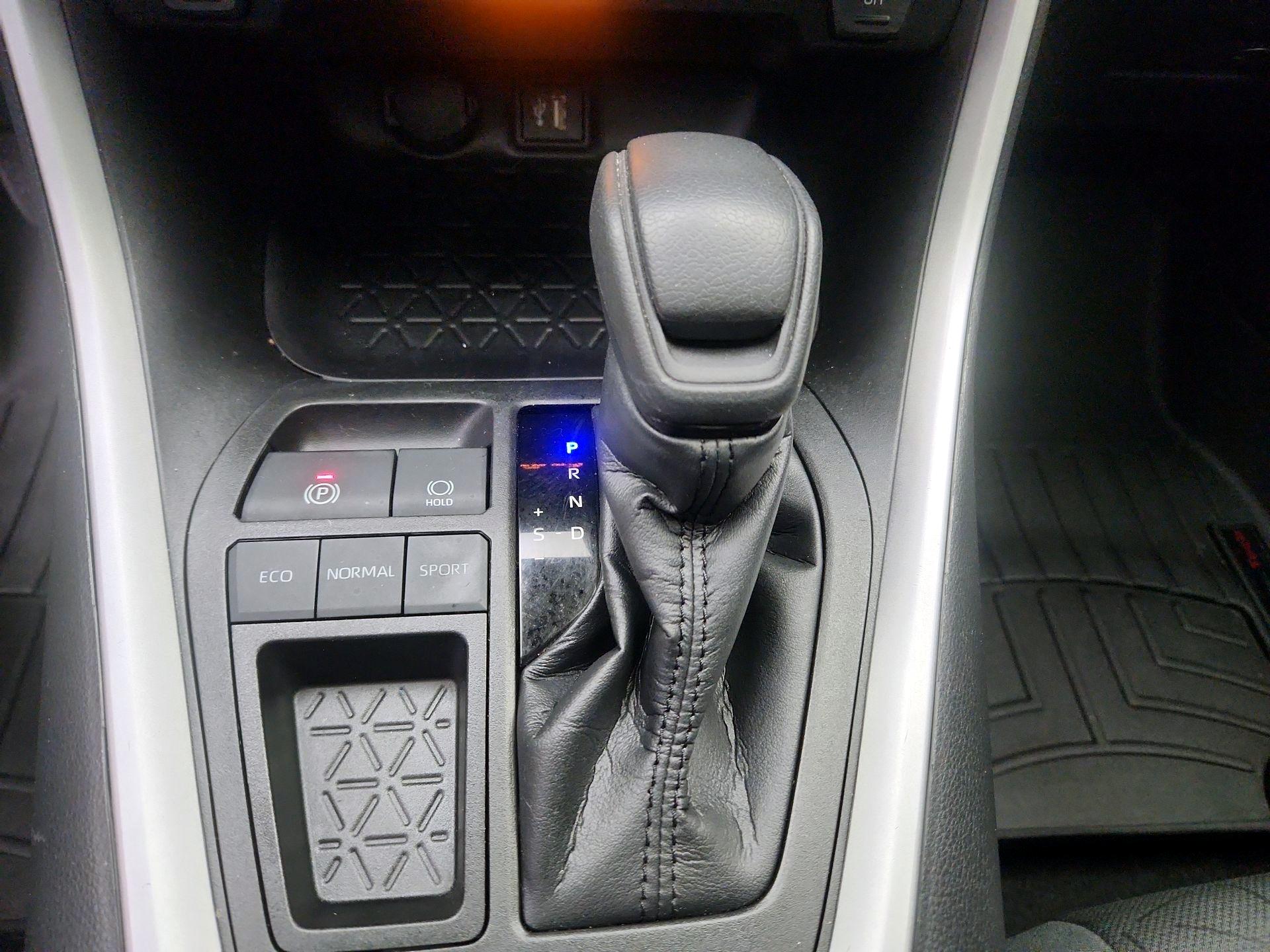 Thumbnail: 2023 Toyota RAV4 - 18