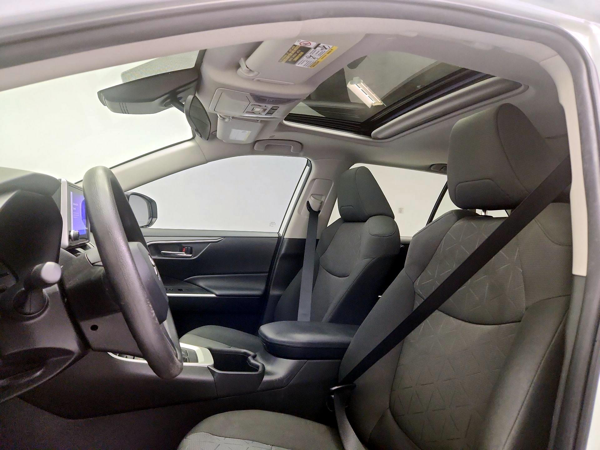 Thumbnail: 2023 Toyota RAV4 - 20