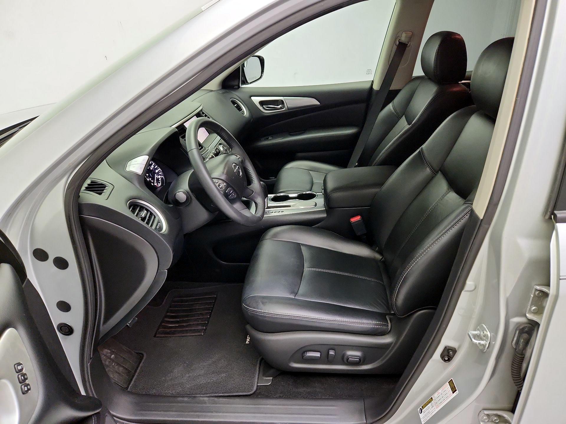 Thumbnail: 2017 Nissan Pathfinder - 11