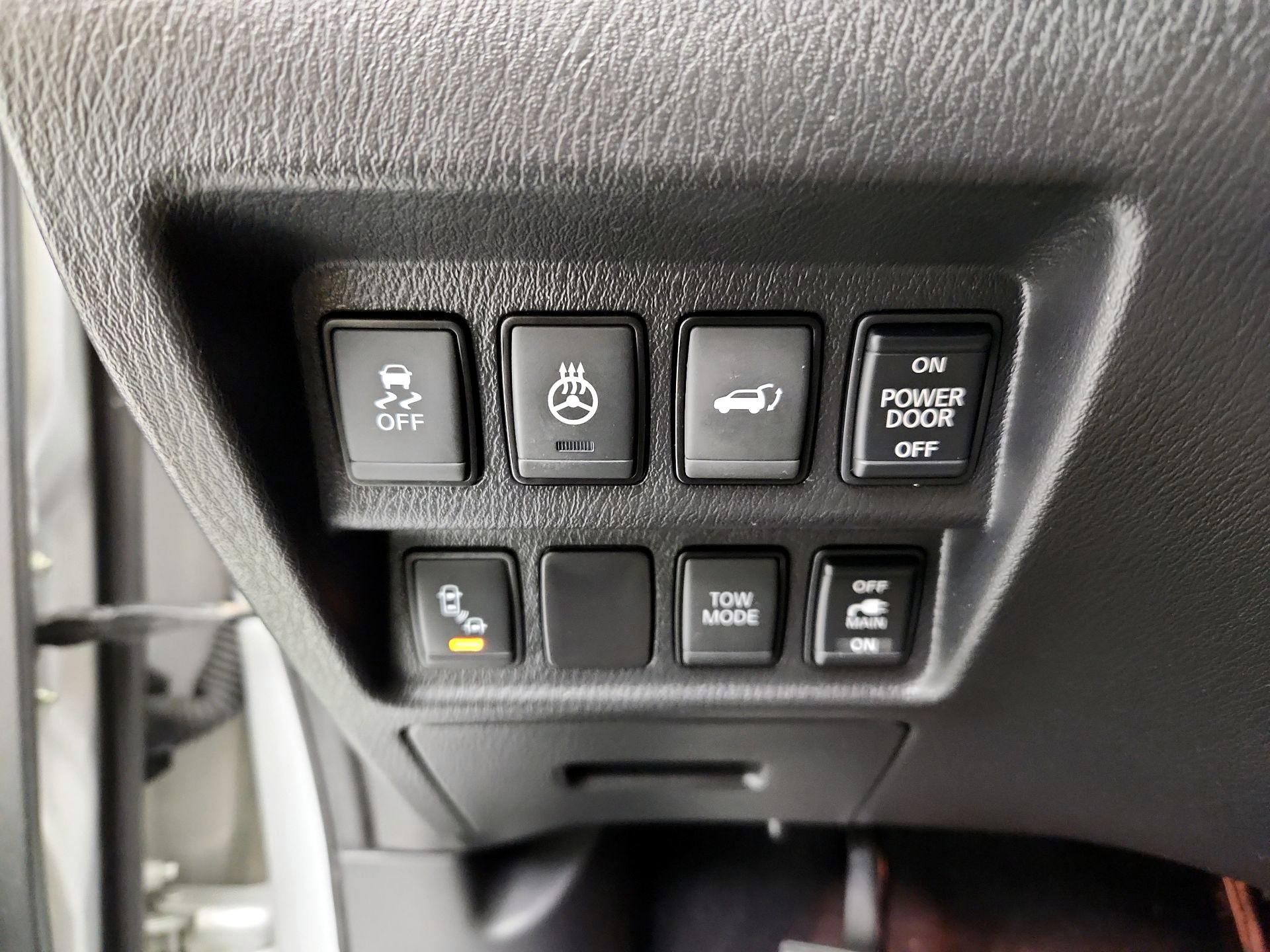 Thumbnail: 2017 Nissan Pathfinder - 13