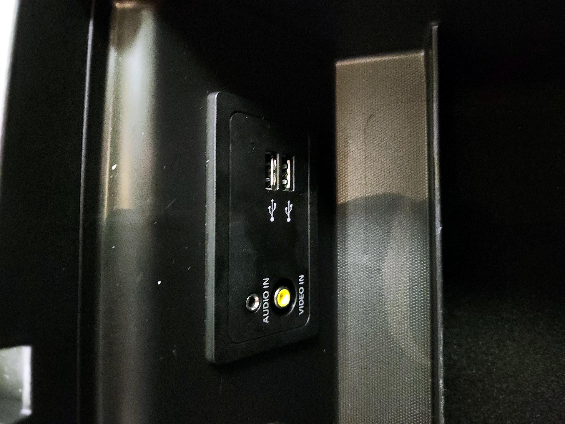 Thumbnail: 2017 Nissan Pathfinder - 18