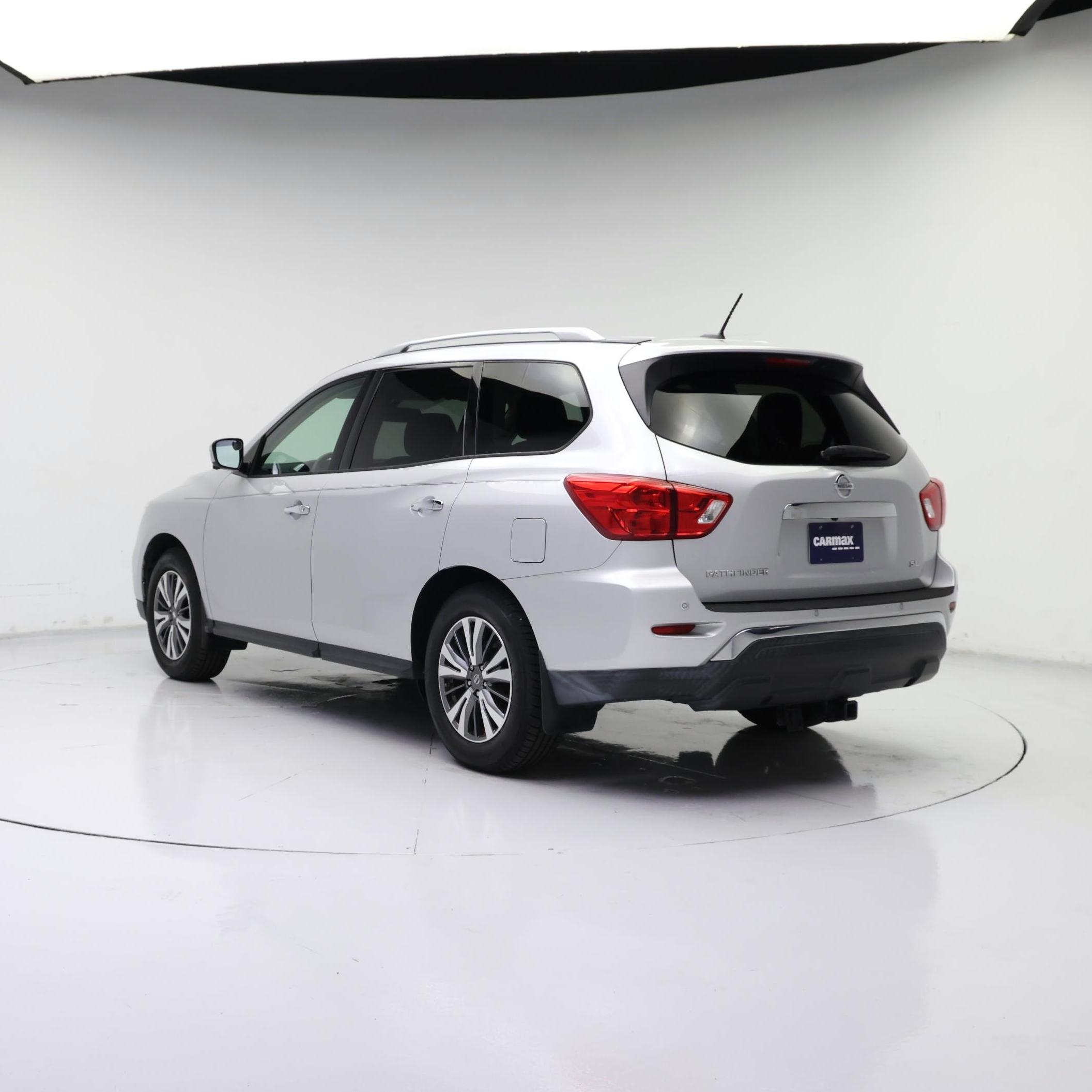 Thumbnail: 2017 Nissan Pathfinder - 2