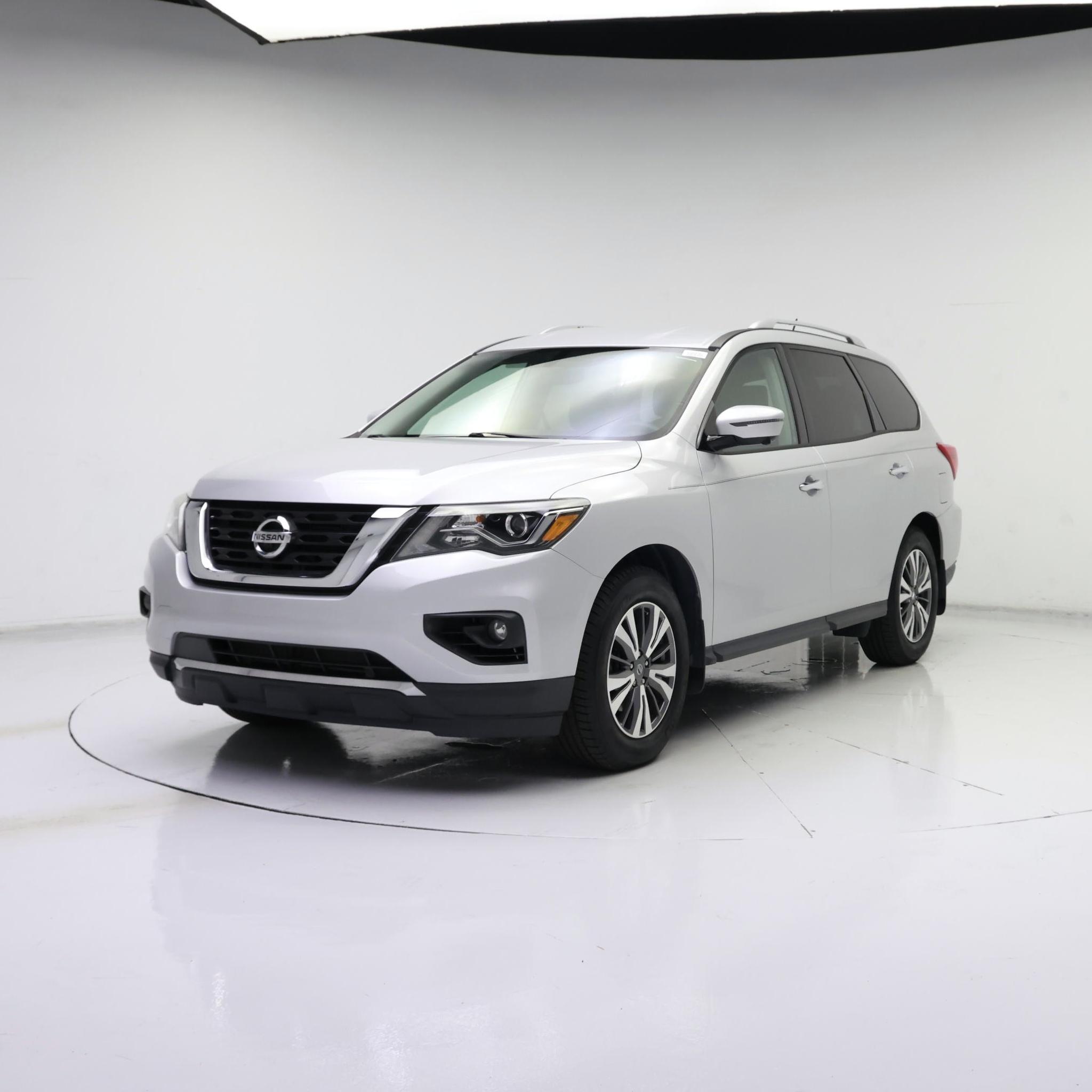 Thumbnail: 2017 Nissan Pathfinder - 4